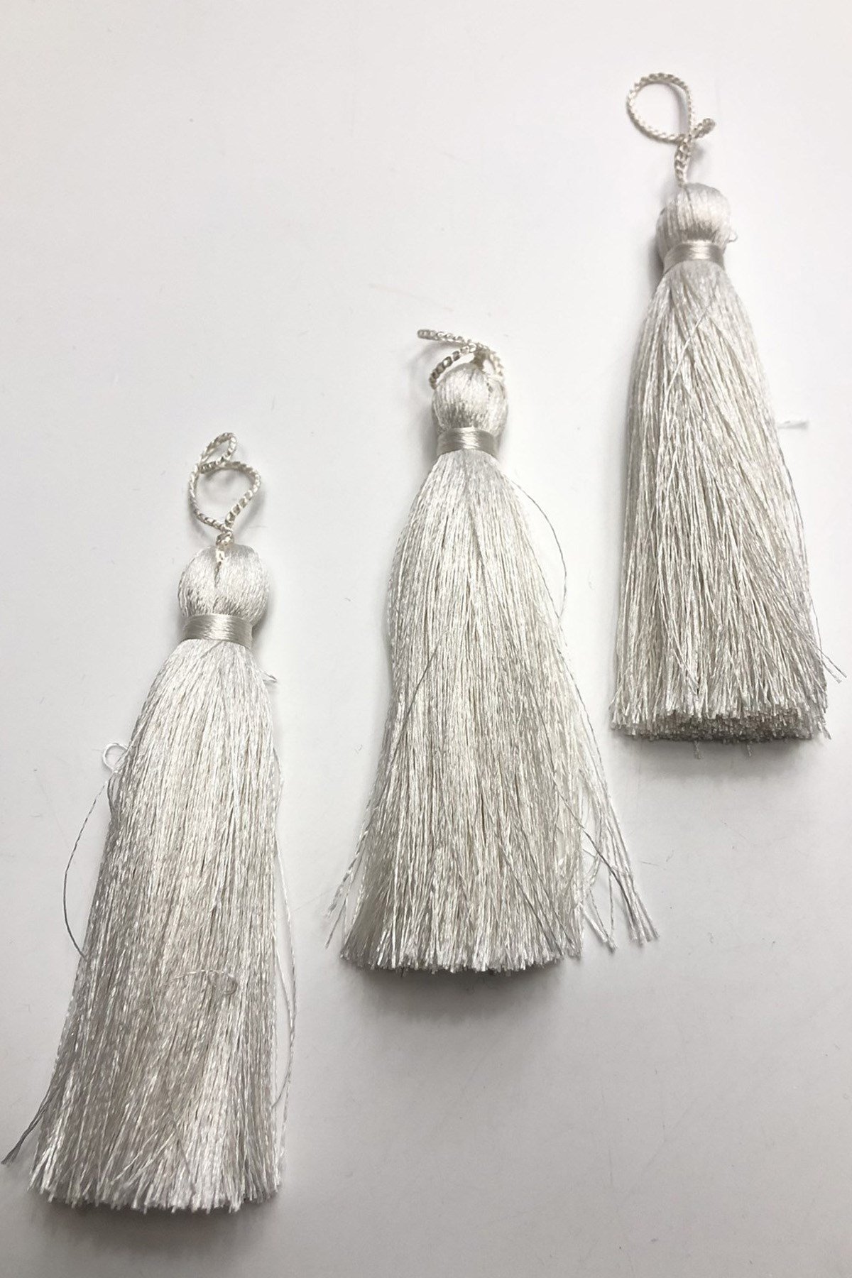 أوف وايت شرابة واحدة 10 سم 1 قطعة