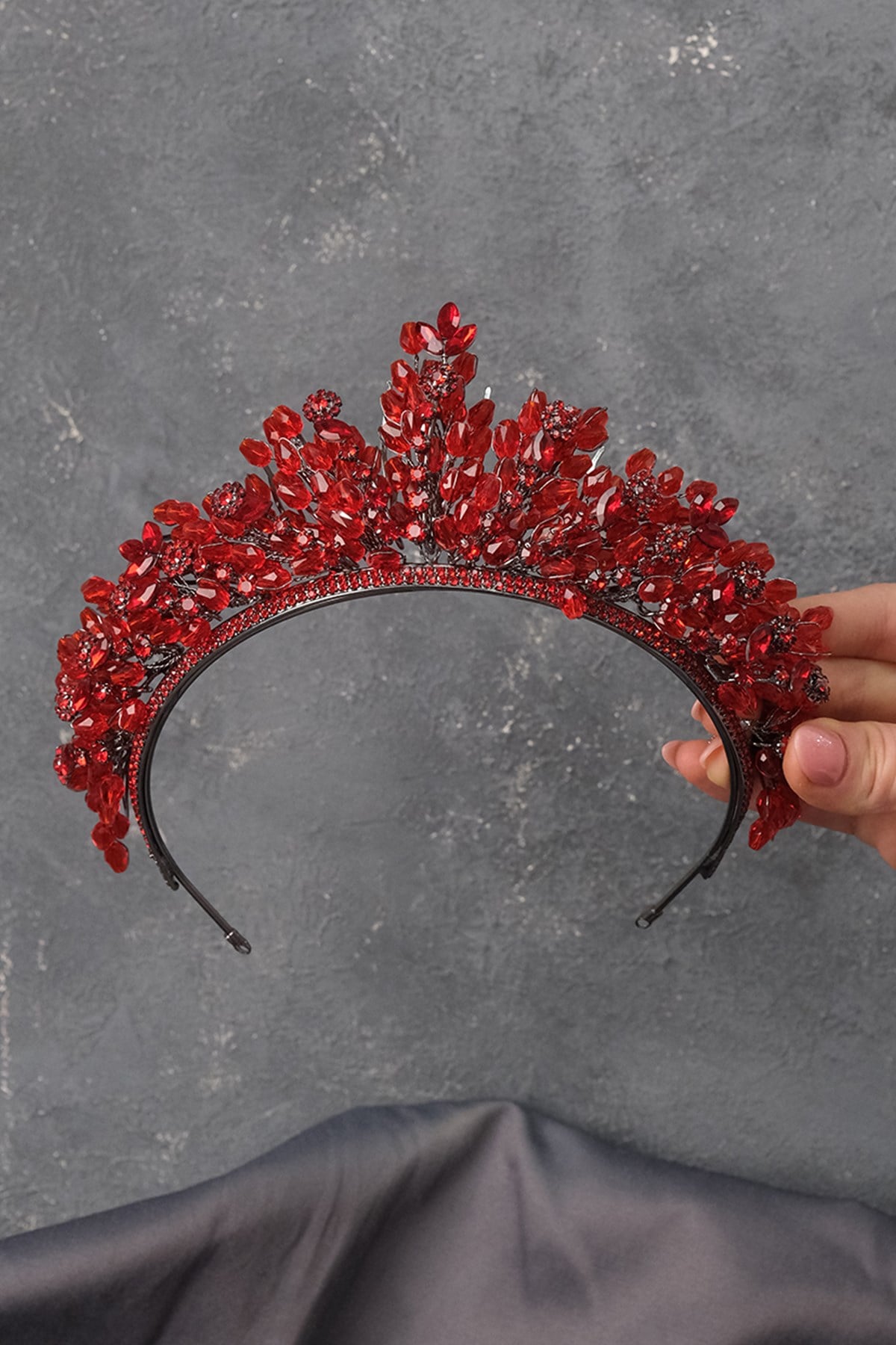 Red Akbahar Bridal Henna Crown
