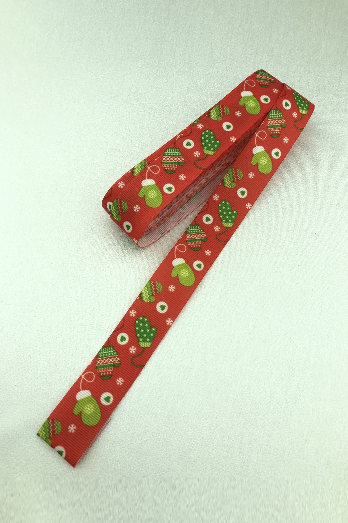 Kırmızı Eldiven Baskılı Grogren Yılbaşı Kurdelesi 2,5 CM