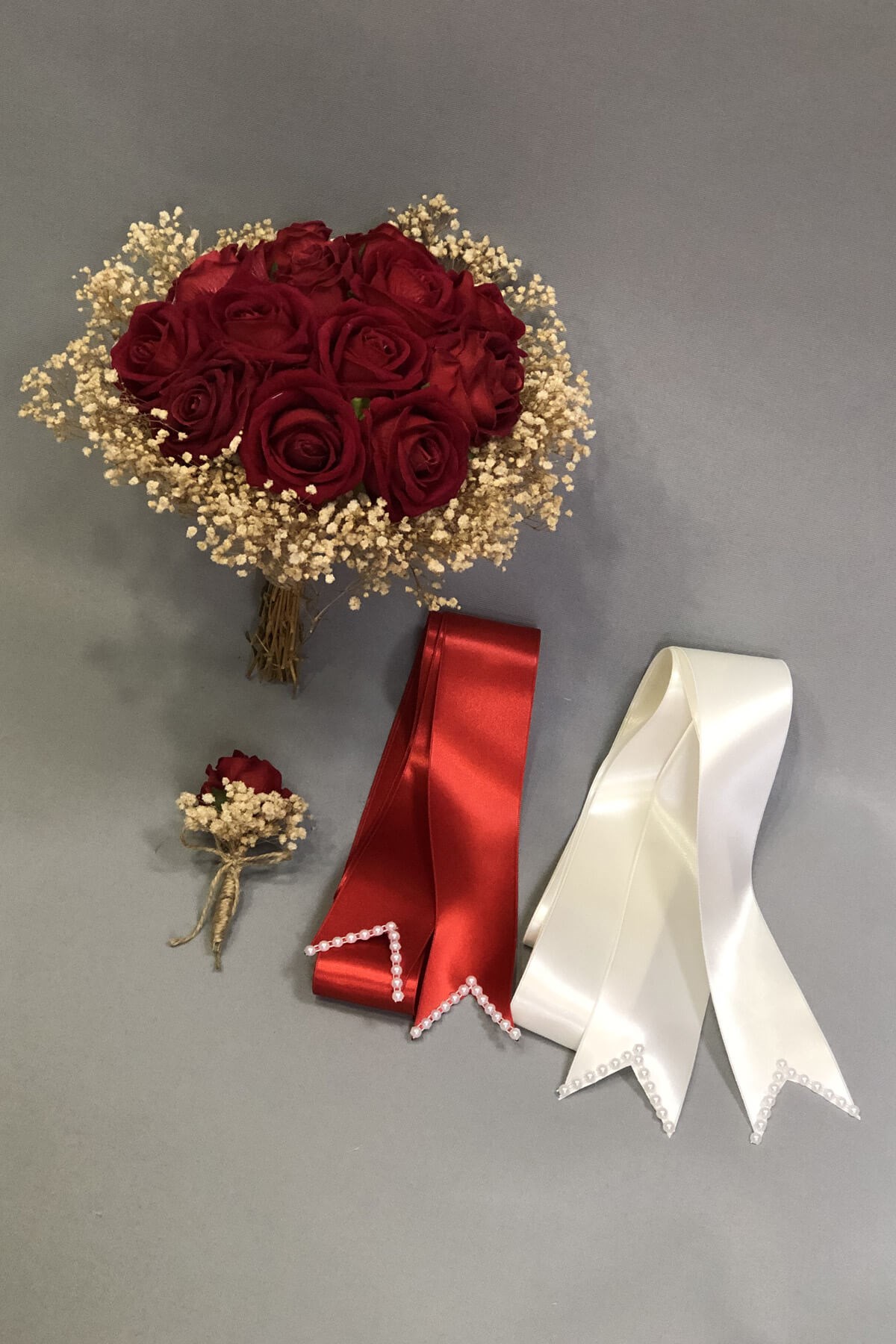 Bridesmaid with Red Velvet Roses and Jewelry Ribbon