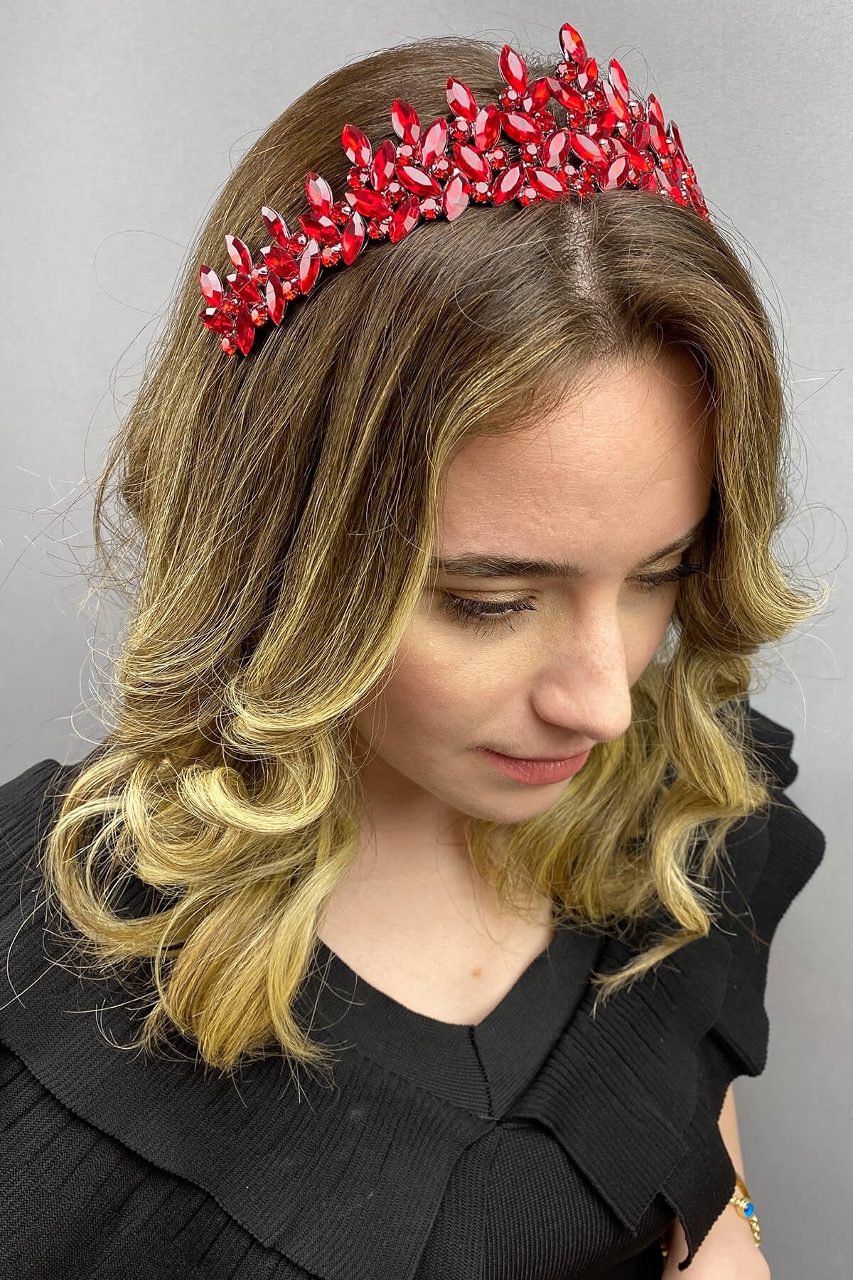 Red Subra Model Bridal Henna Crown