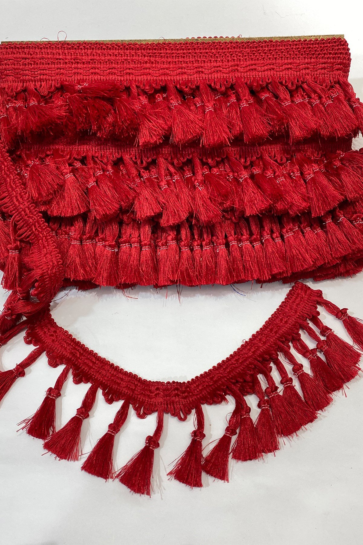 هامش كعكة حمراء