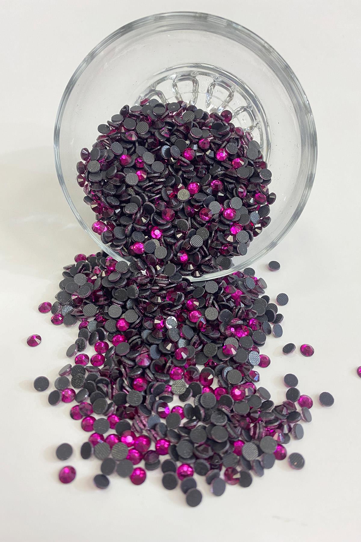 Koyu Fuşya Ütüyle Yapışan Boncuk Ss20 5mm Yapıştırma Taş 25 grm