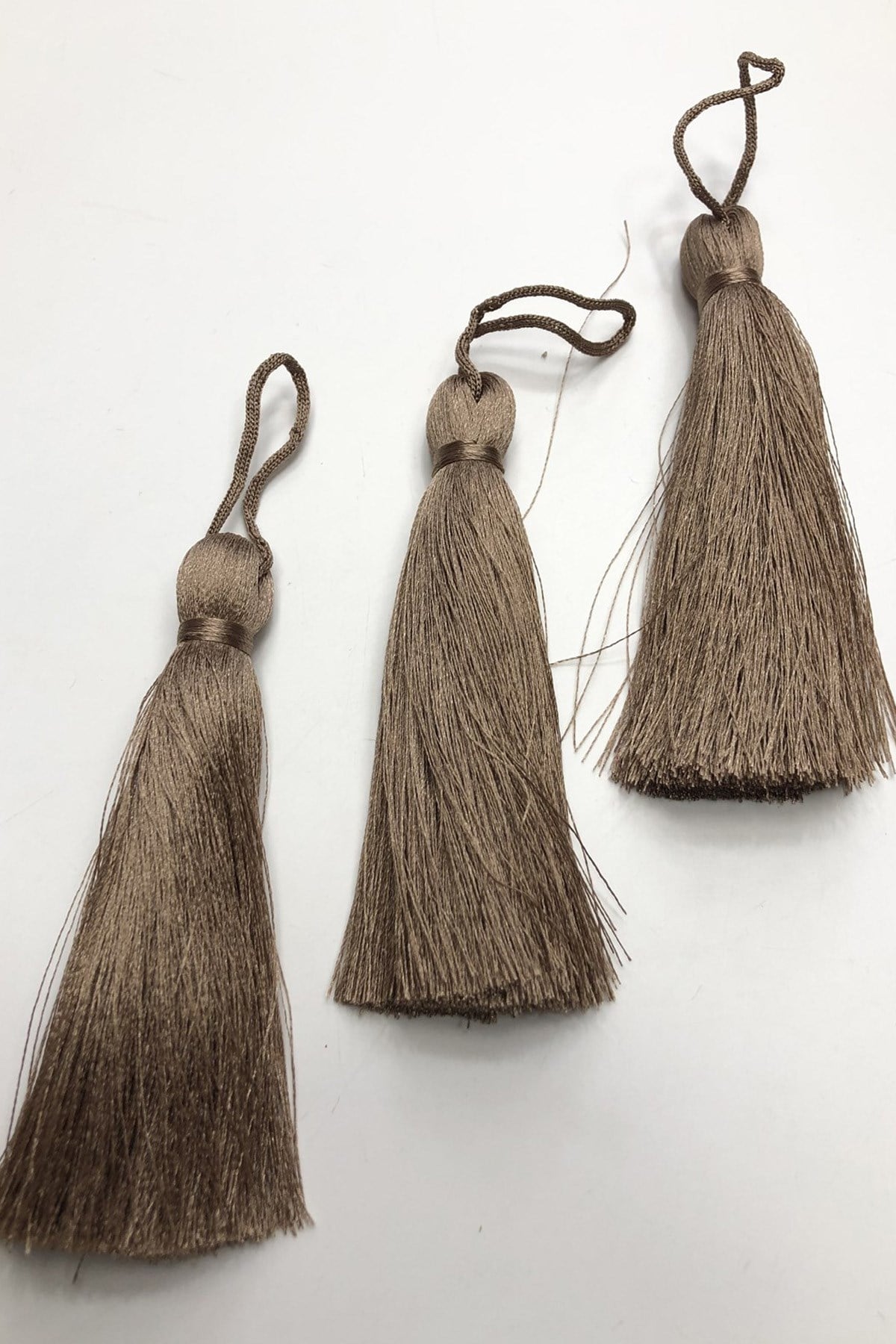 Dark Mink Single Tassel 10 cm 1 piece