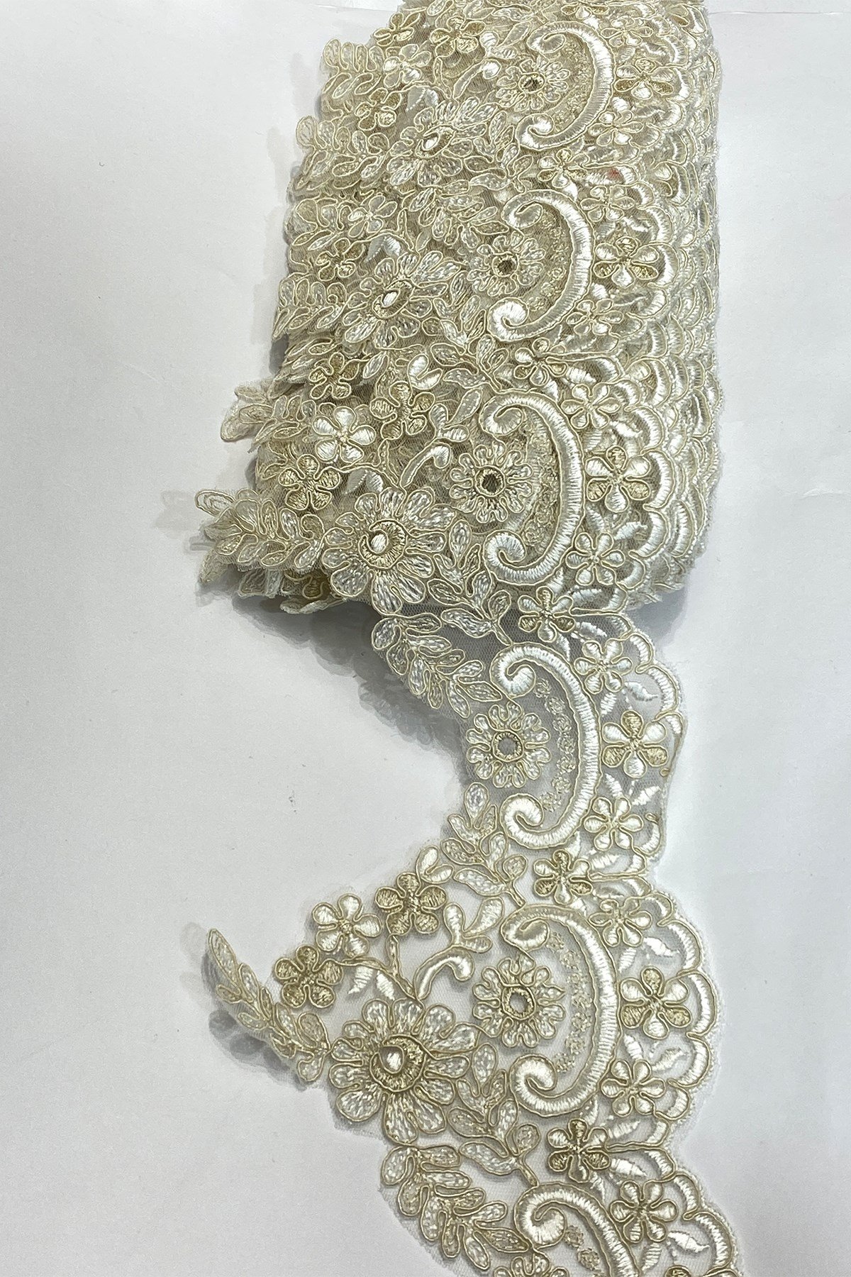 Krem Bej Fransız Güpür Şerit Dantel