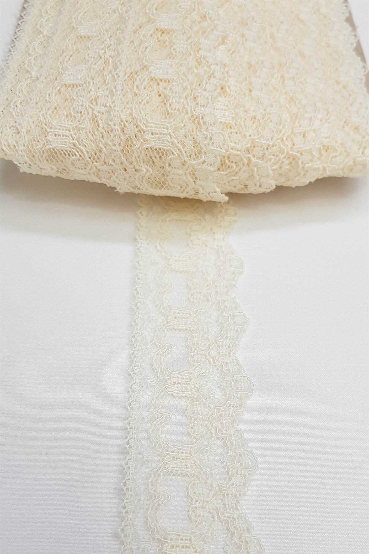 Krem Kolalı Kuğu Dantel 3 cm