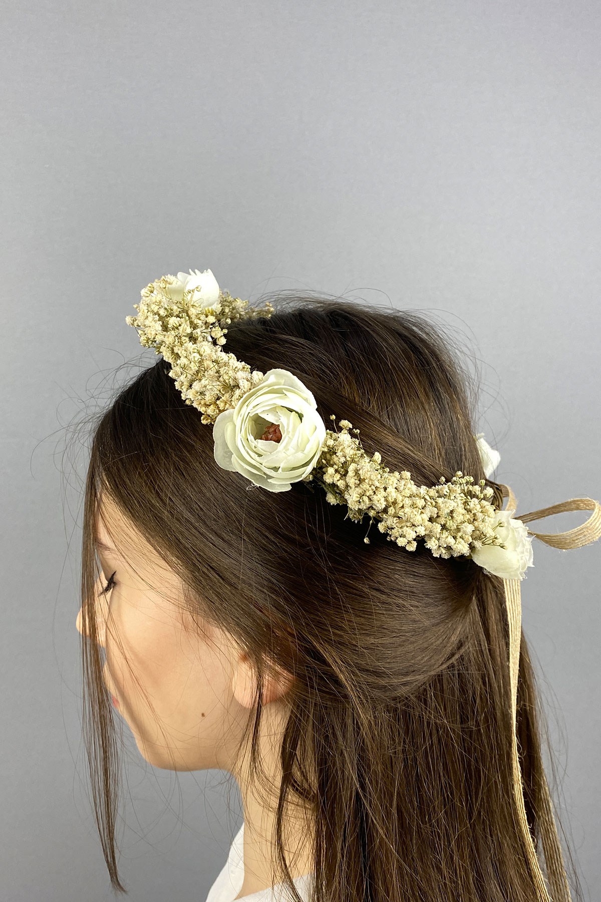 Krem Şakayık Çiçekli Cipsolu Fiyonklu Dış Çekim Gelin Tacı