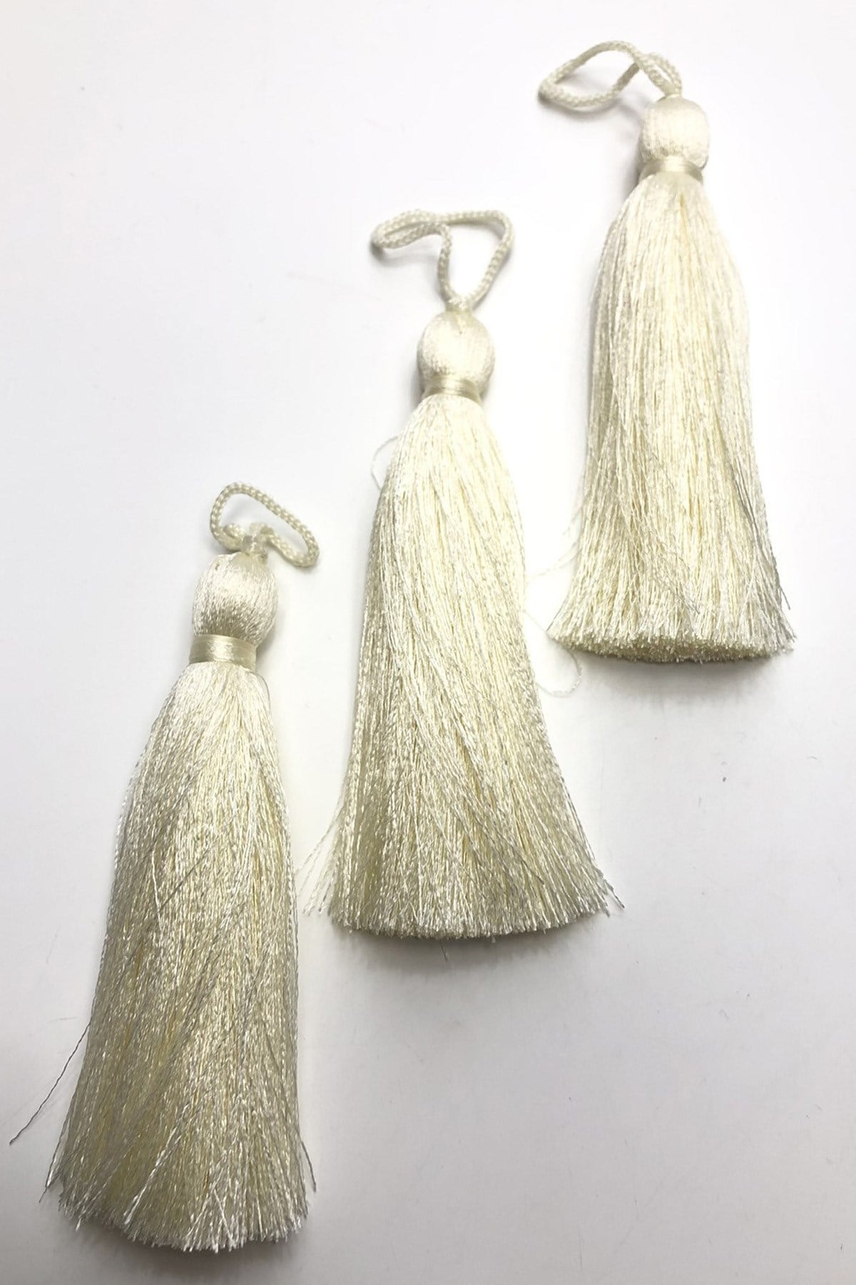 Krem Tekli  Püskül 10cm 1 adet