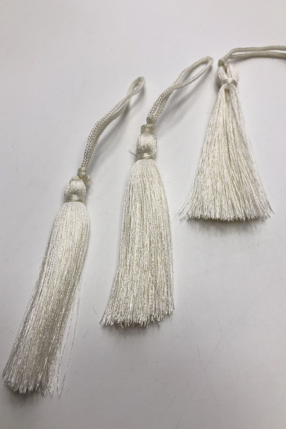 Cream Single Tassel 10 Pieces 7 cm