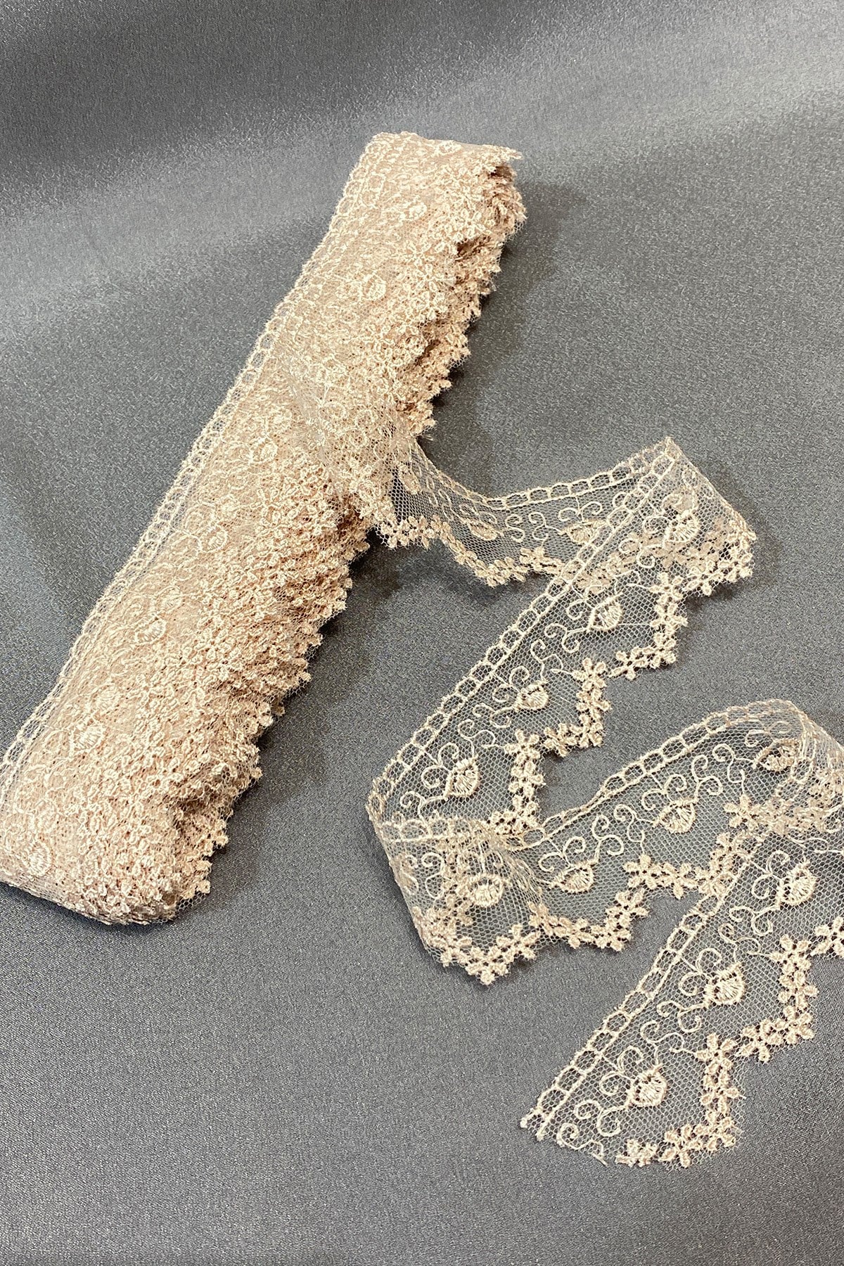Small Floral Edge Guipure Lace Scallop 9 mt