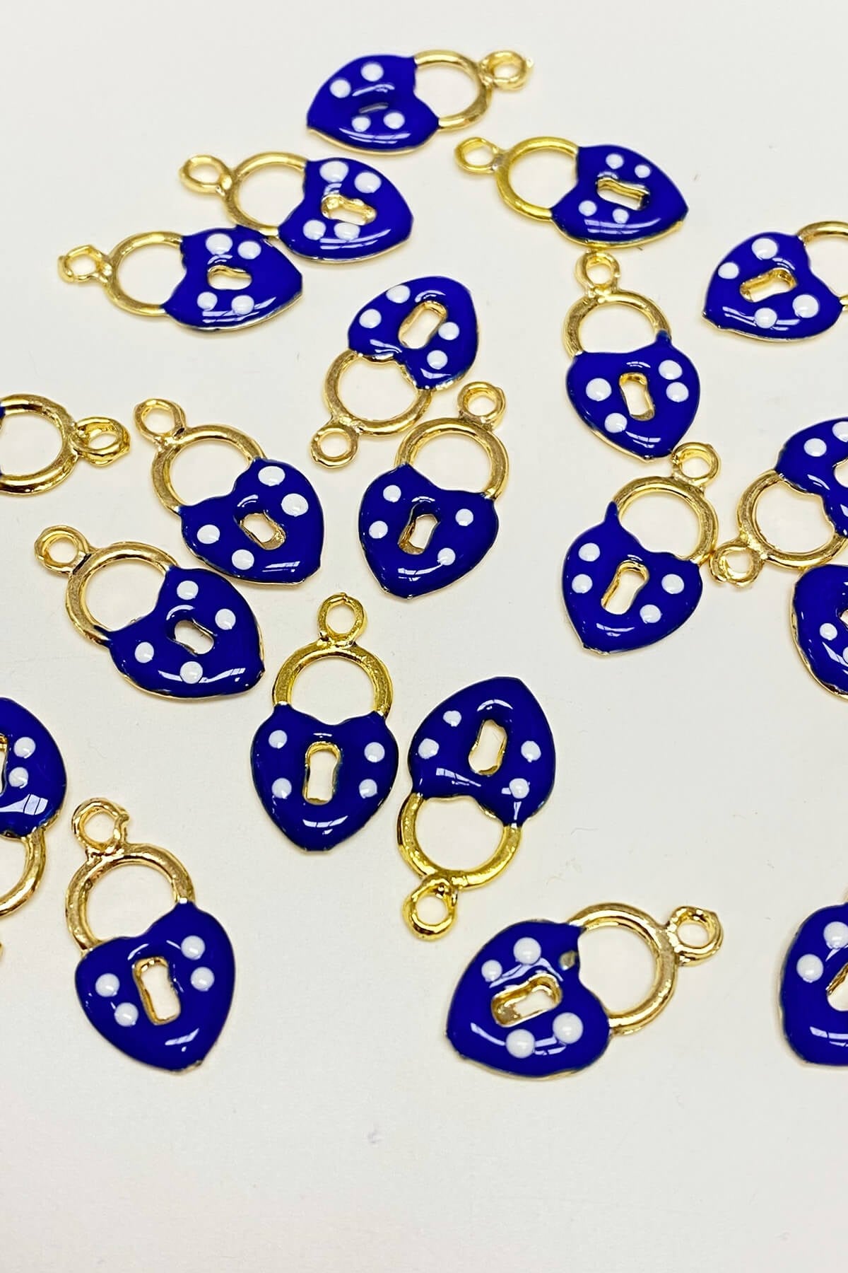 Navy Blue Heart Model Pendant 1 Piece