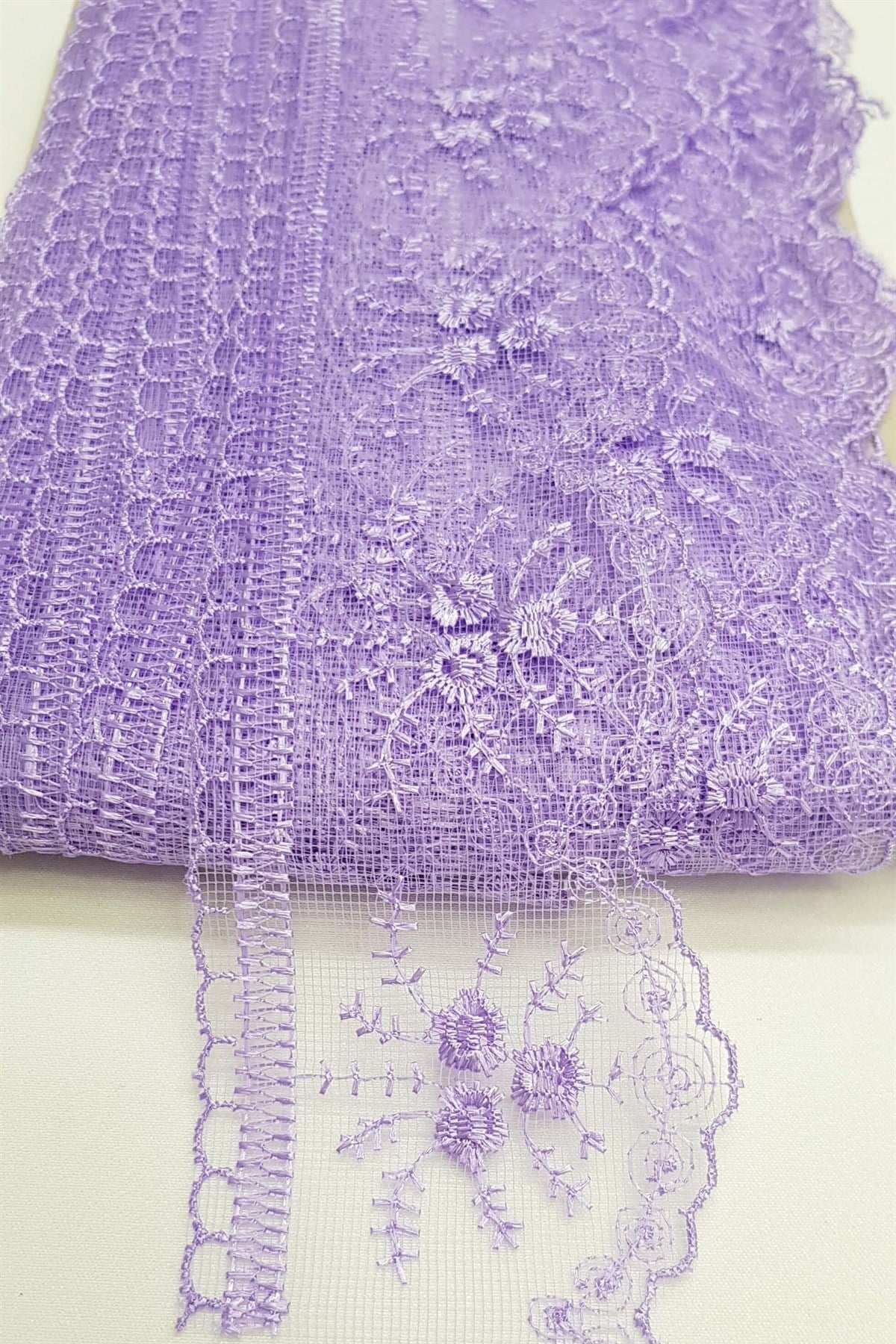Lilac Floral Patterned Border Lace
