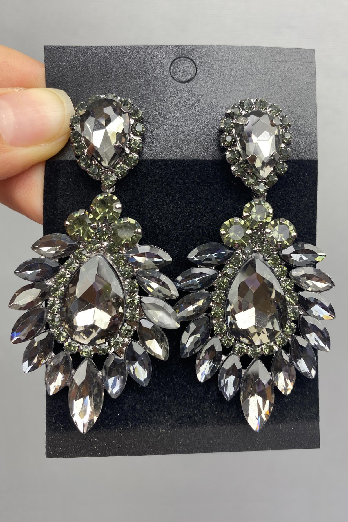 Mekik Taşlı Damlalı Küpe