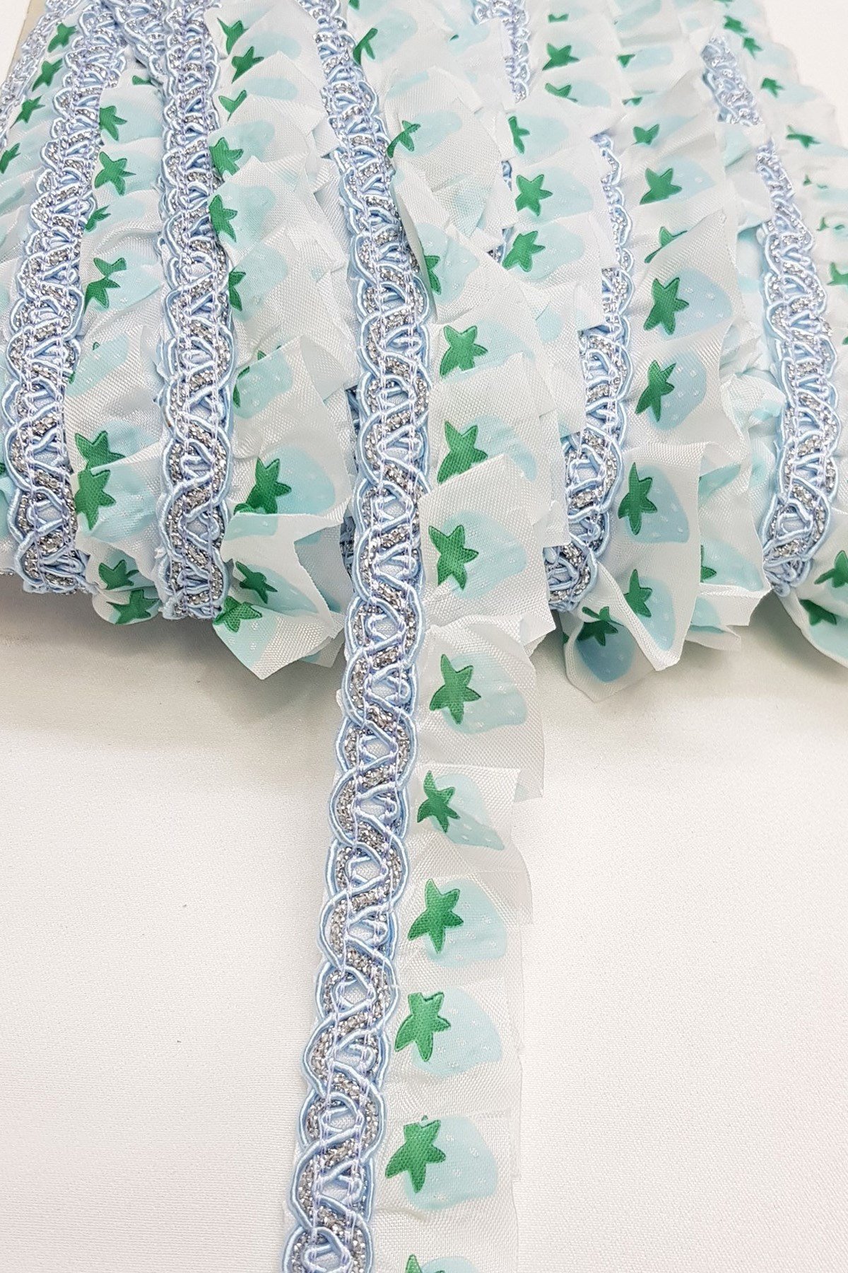 Organze Su Taşlı Fırfır