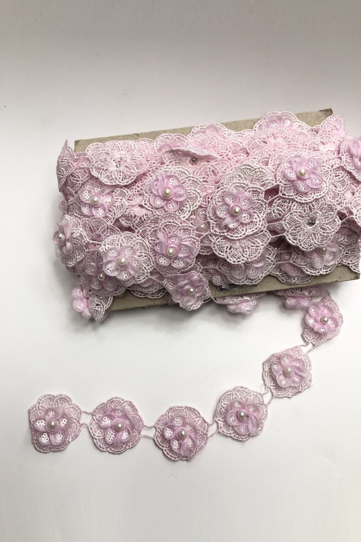 Pembe 3 Boyutlu Çiçekli Şerit