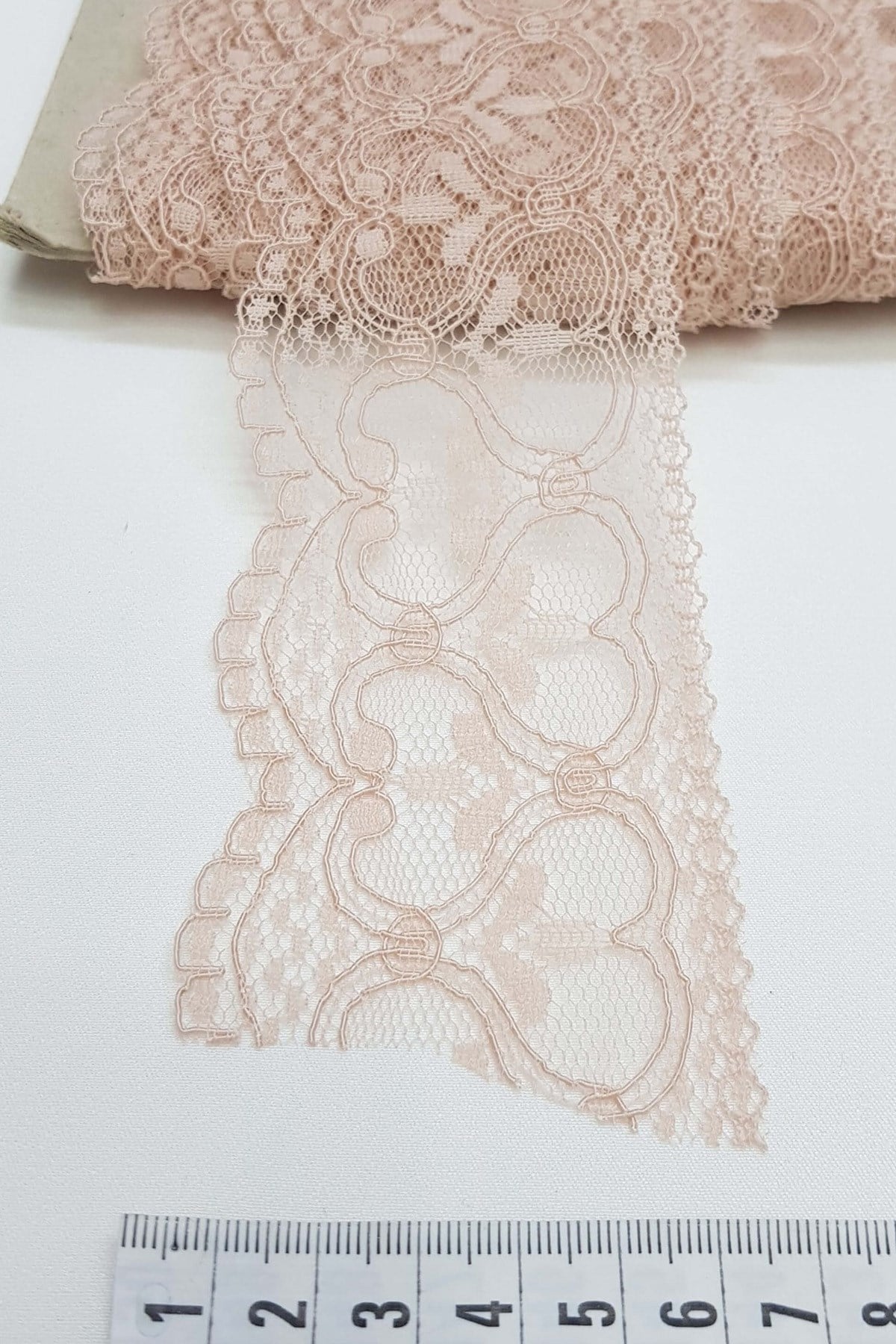 Powder Cola Swan Lace 6 cm