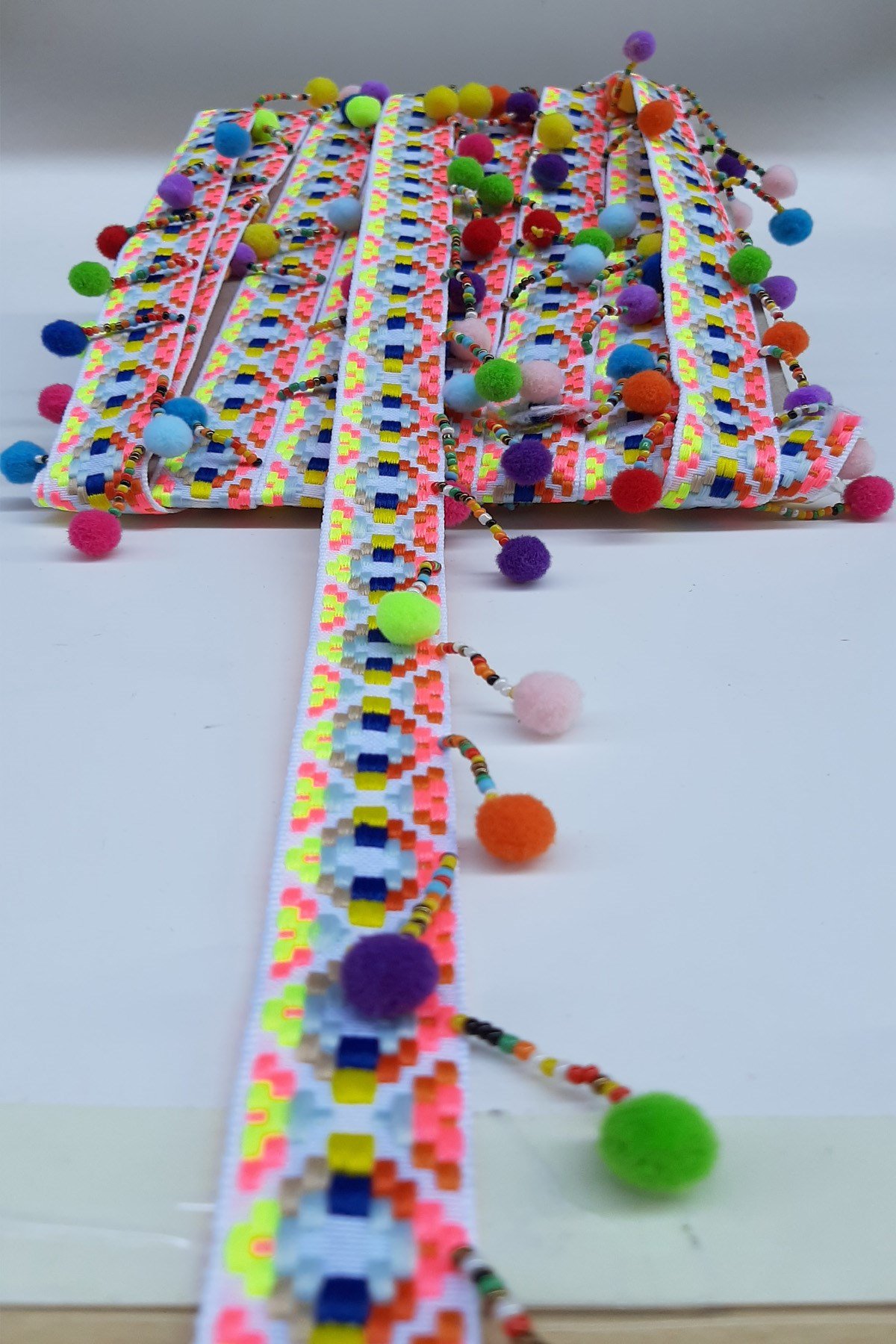 Renkli Ponpon Boncuklu Sacak Serit