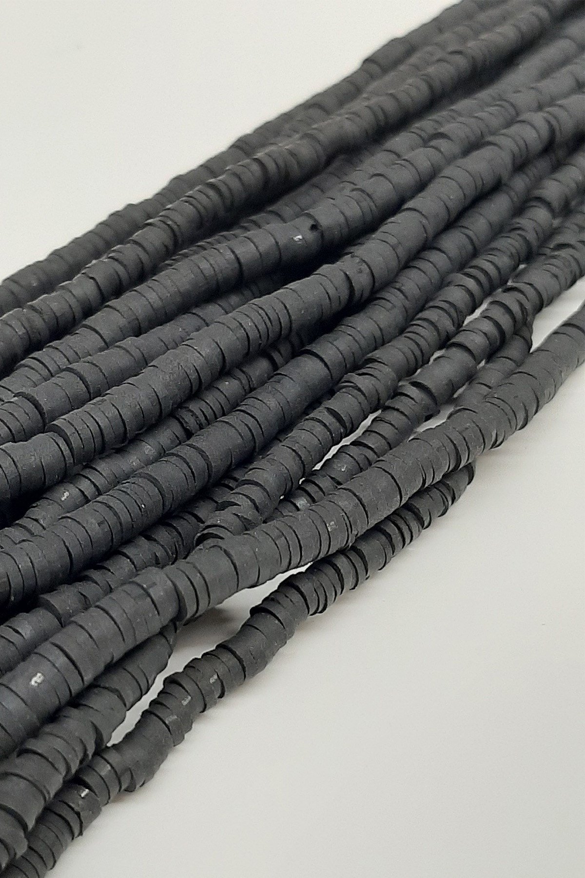 Siyah Fimo Hamur Boncuk 4mm