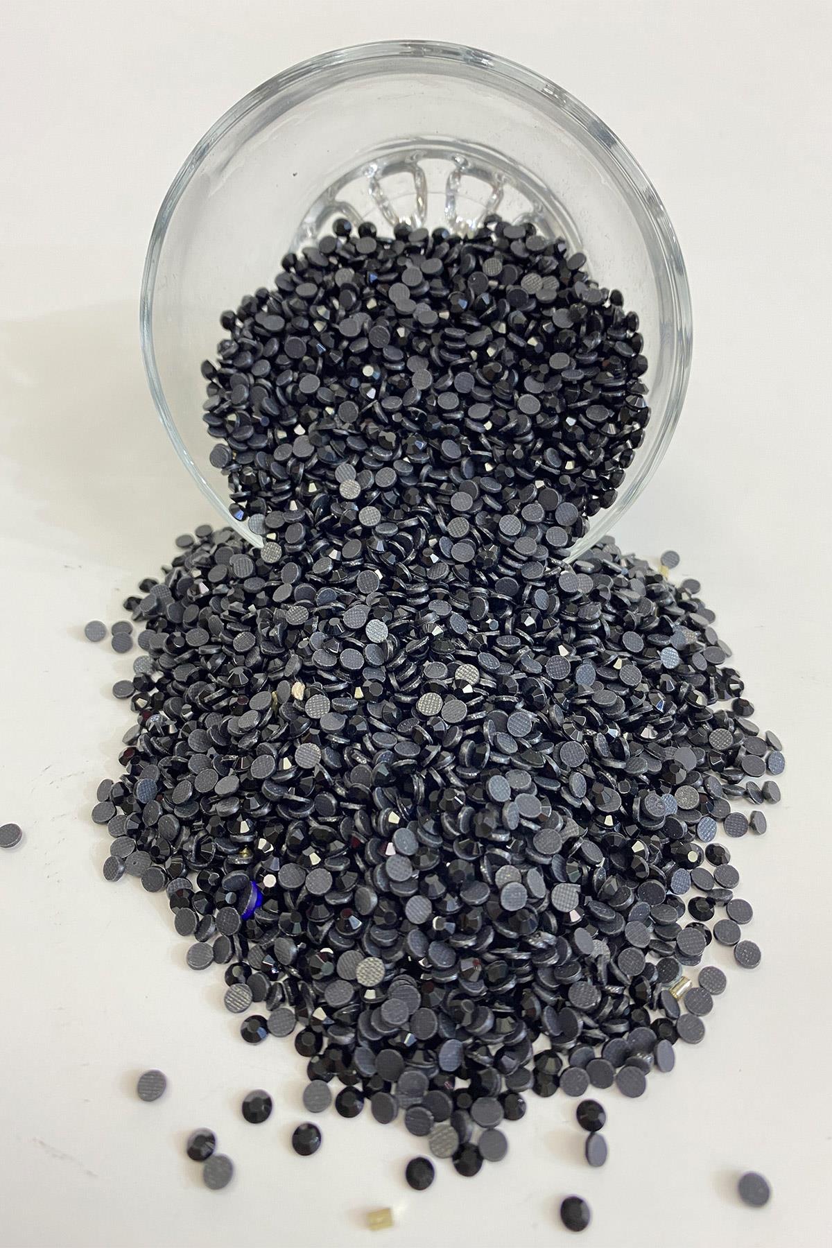 Siyah Gümüş Ütüyle Yapışan Boncuk Ss18 4mm Yapıştırma Taş 25 grm