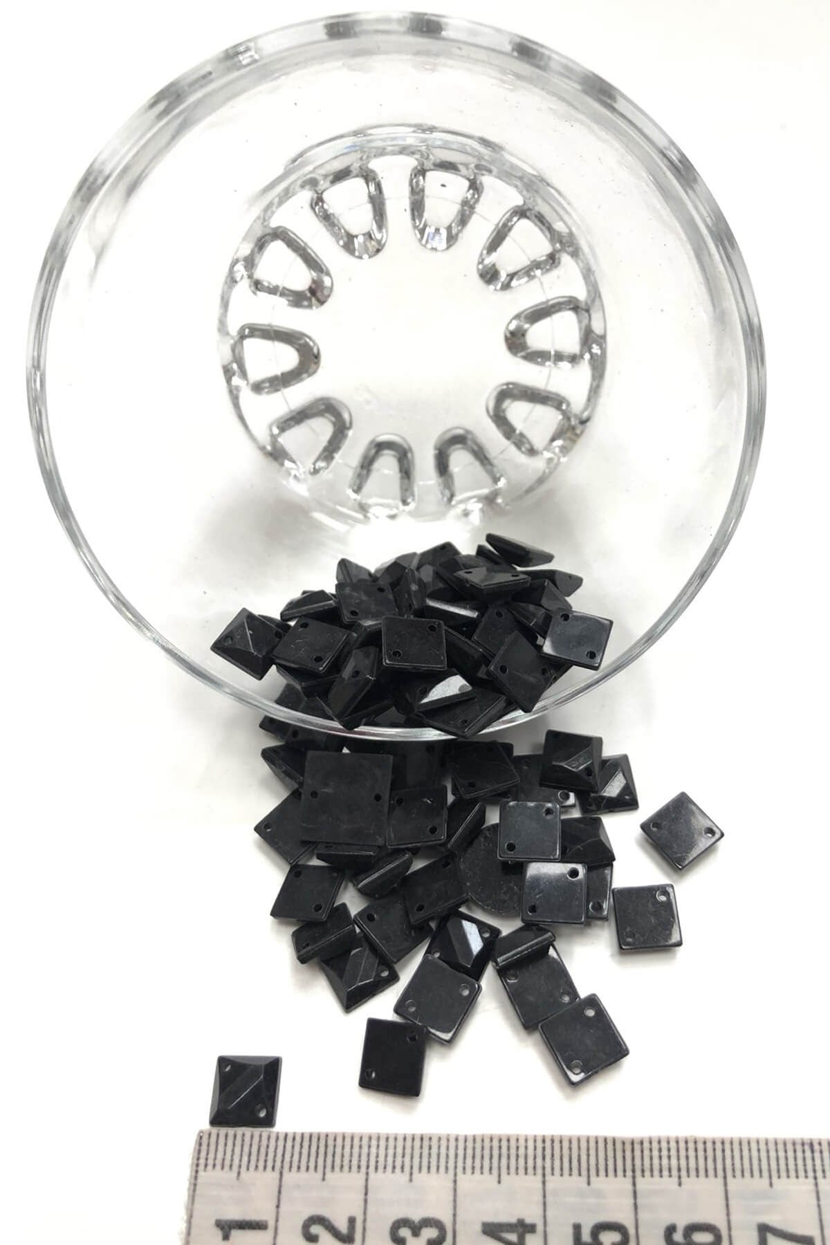 Black Square Plastic Stud Stone 20 gr