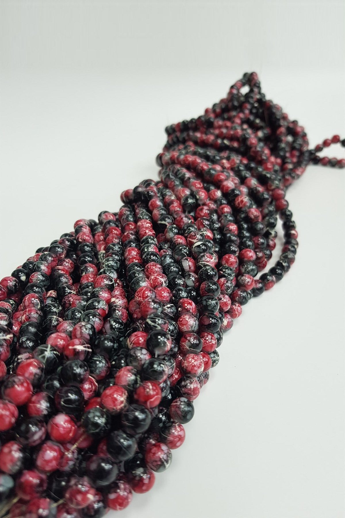 Black-Red Patterned String Glass Beads