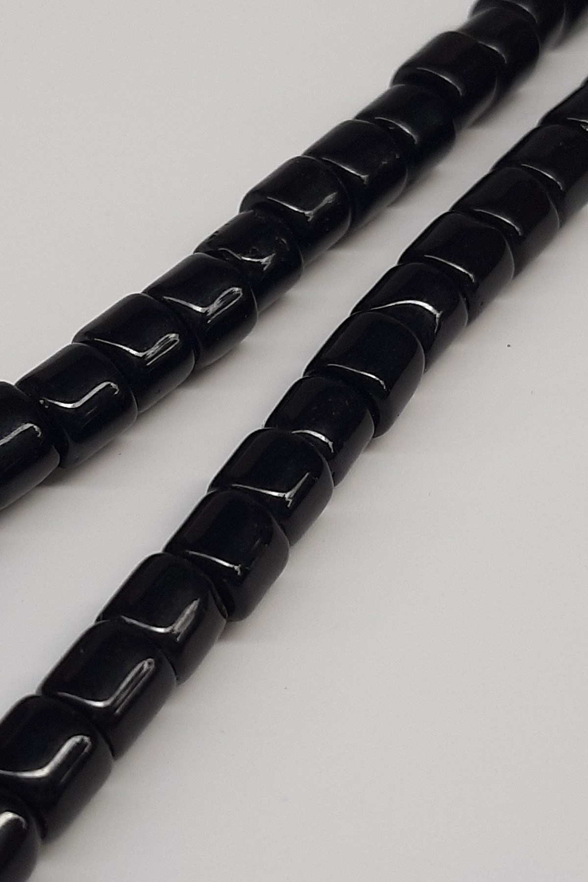 Black Cylinder Shiny Beads
