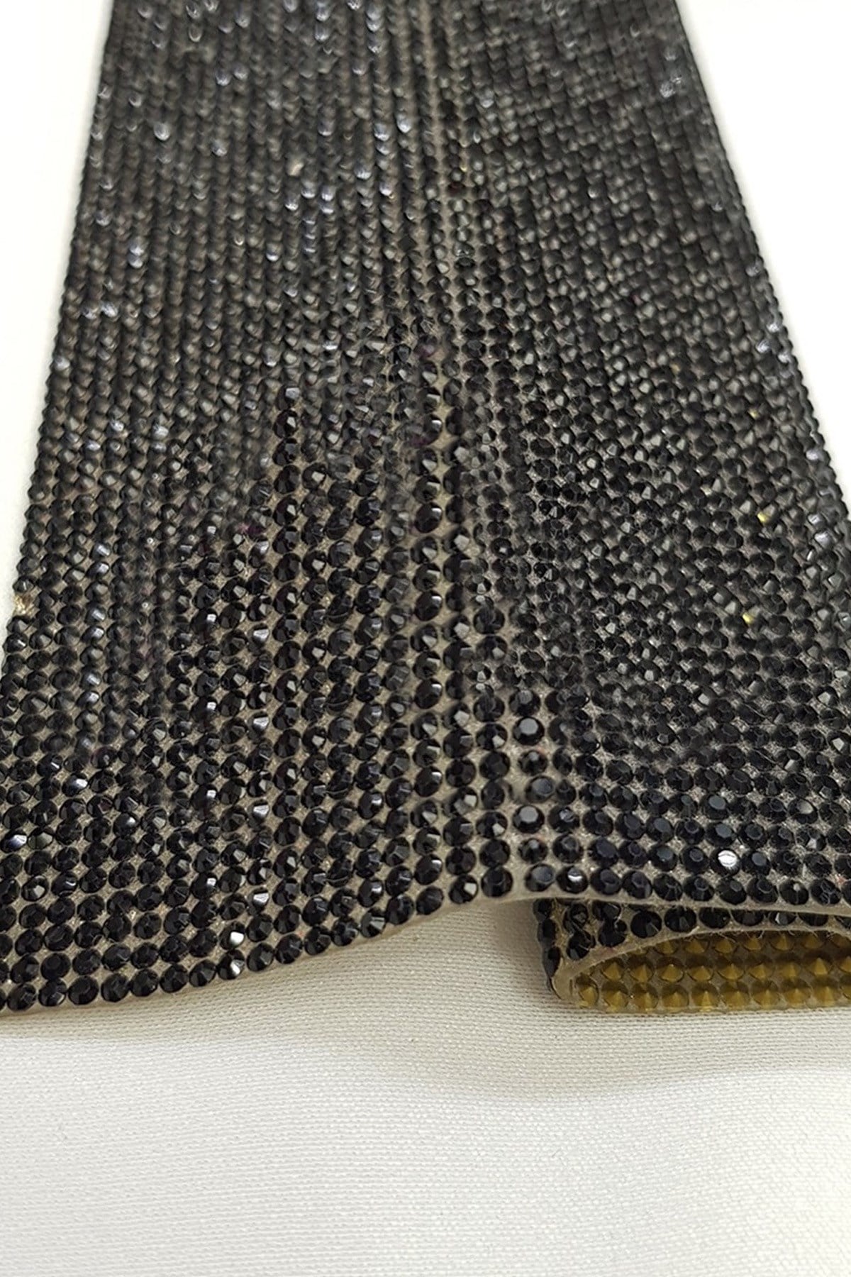 Siyah Ütü İle Yapışan Mec