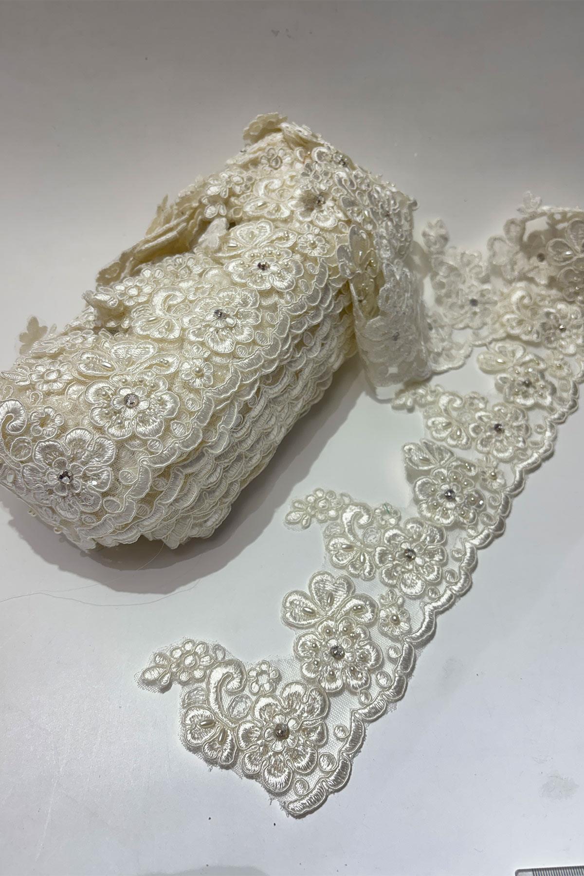 Taşlı Boncuk İşlemeli Kenar Fransız Danteli Güpür