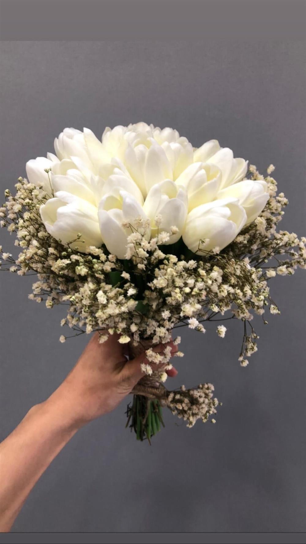 Wholesale Bridal Bouquet Set with Cream Chips and Wet Tulips