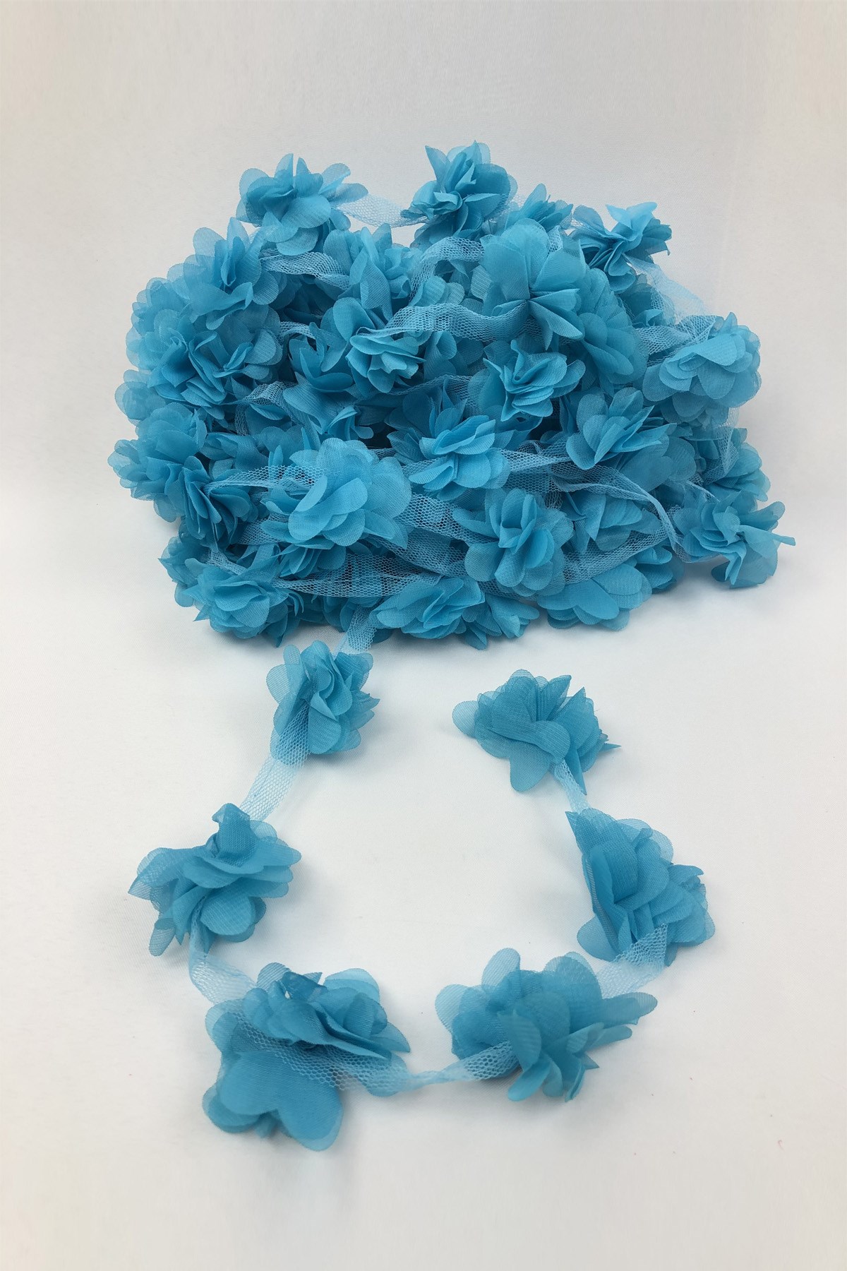 Turkuaz Renk Lazer Kesim Tül Çiçek