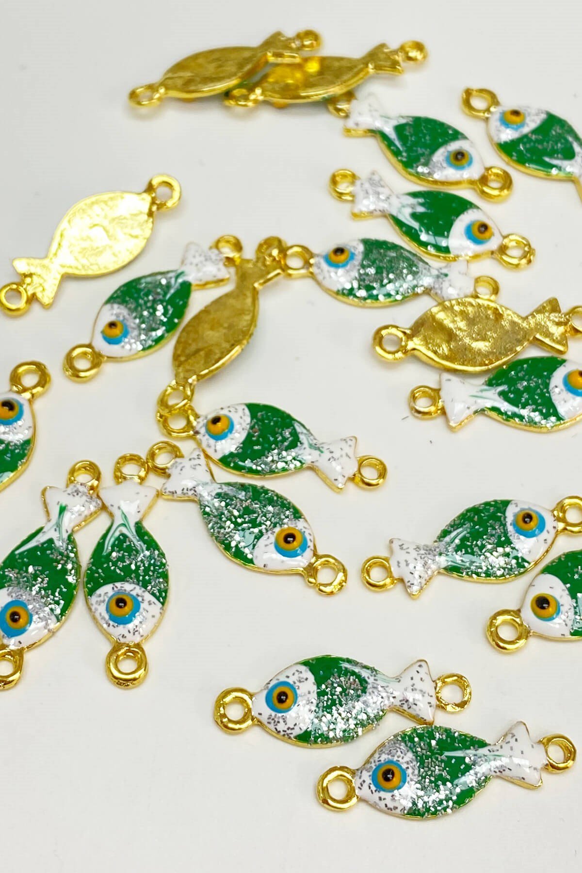 شكل سمكة خضراء قلادة حبة عين الشر 1 قطعة