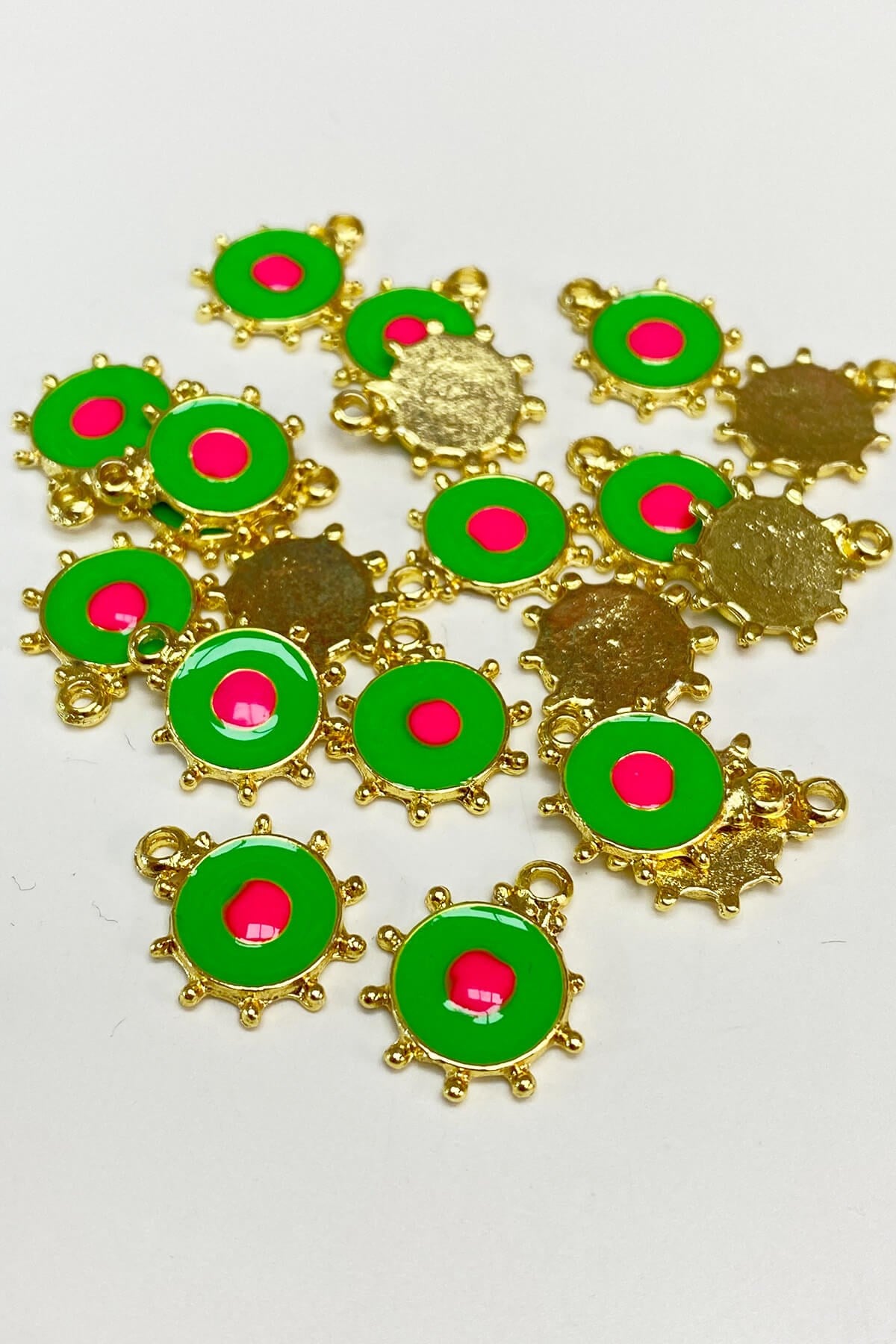 Yeşil Güneş Model Kolye Ucu