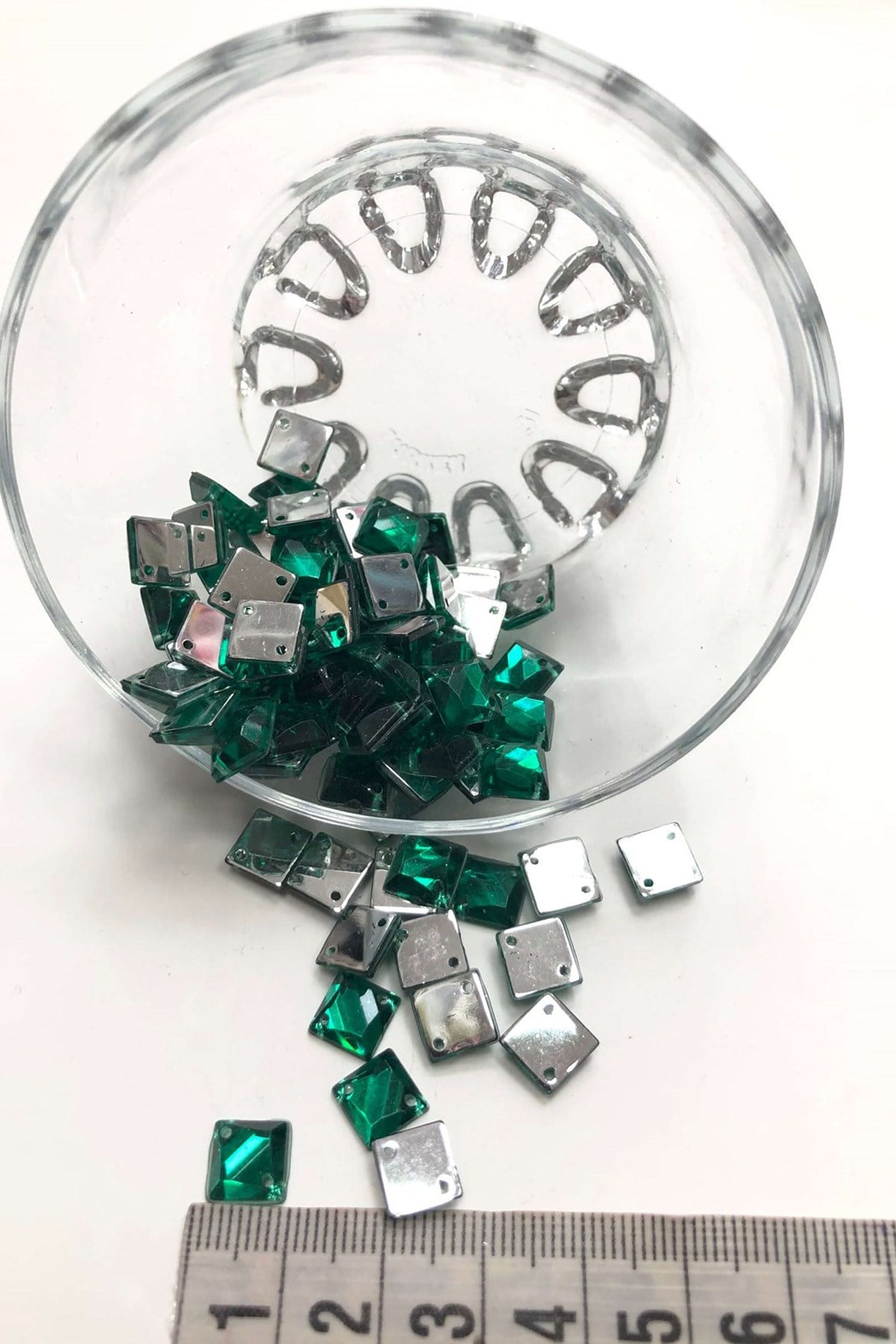 Green Square Plastic Stud Stone 20 gr