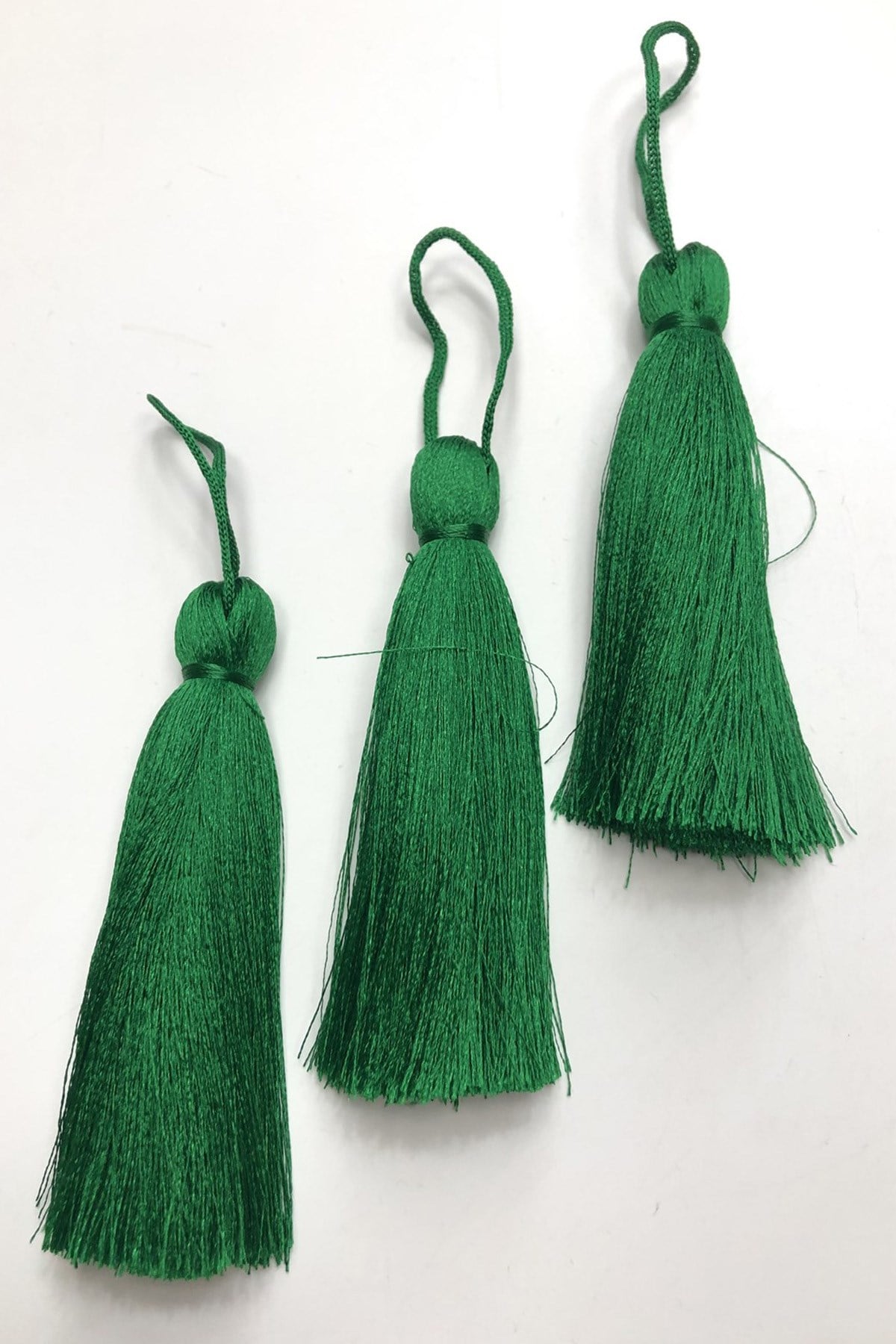 Green Single Tassel 10 cm 1 pc