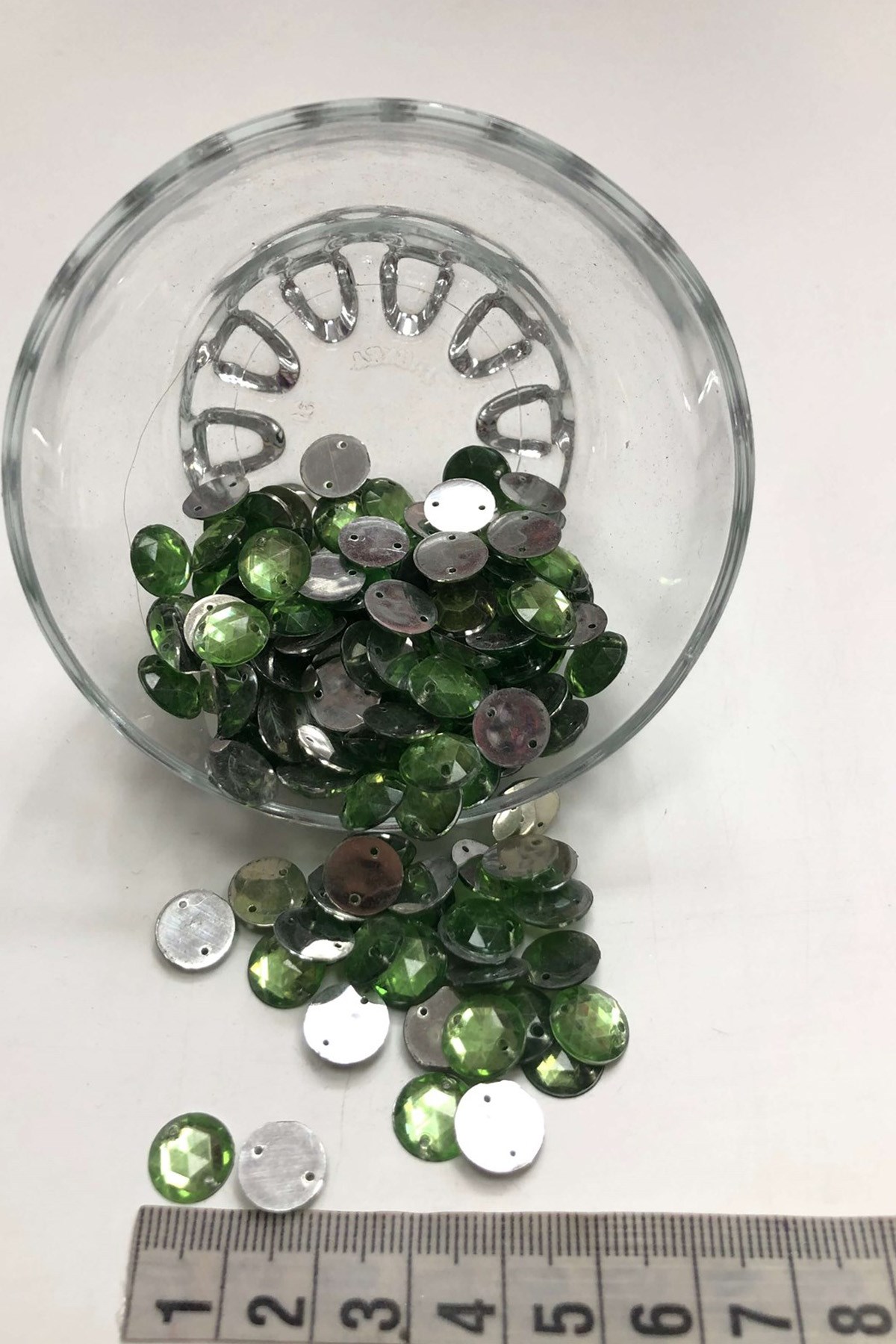 Yuvarlak Plastik Dikme Taş Açık Yeşil 20 gr