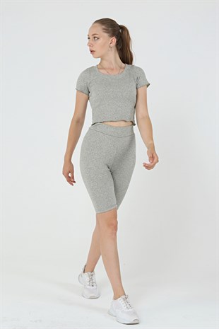 SEZER AKTAŞ ESNEK YEŞİL CROP T-SHİRT