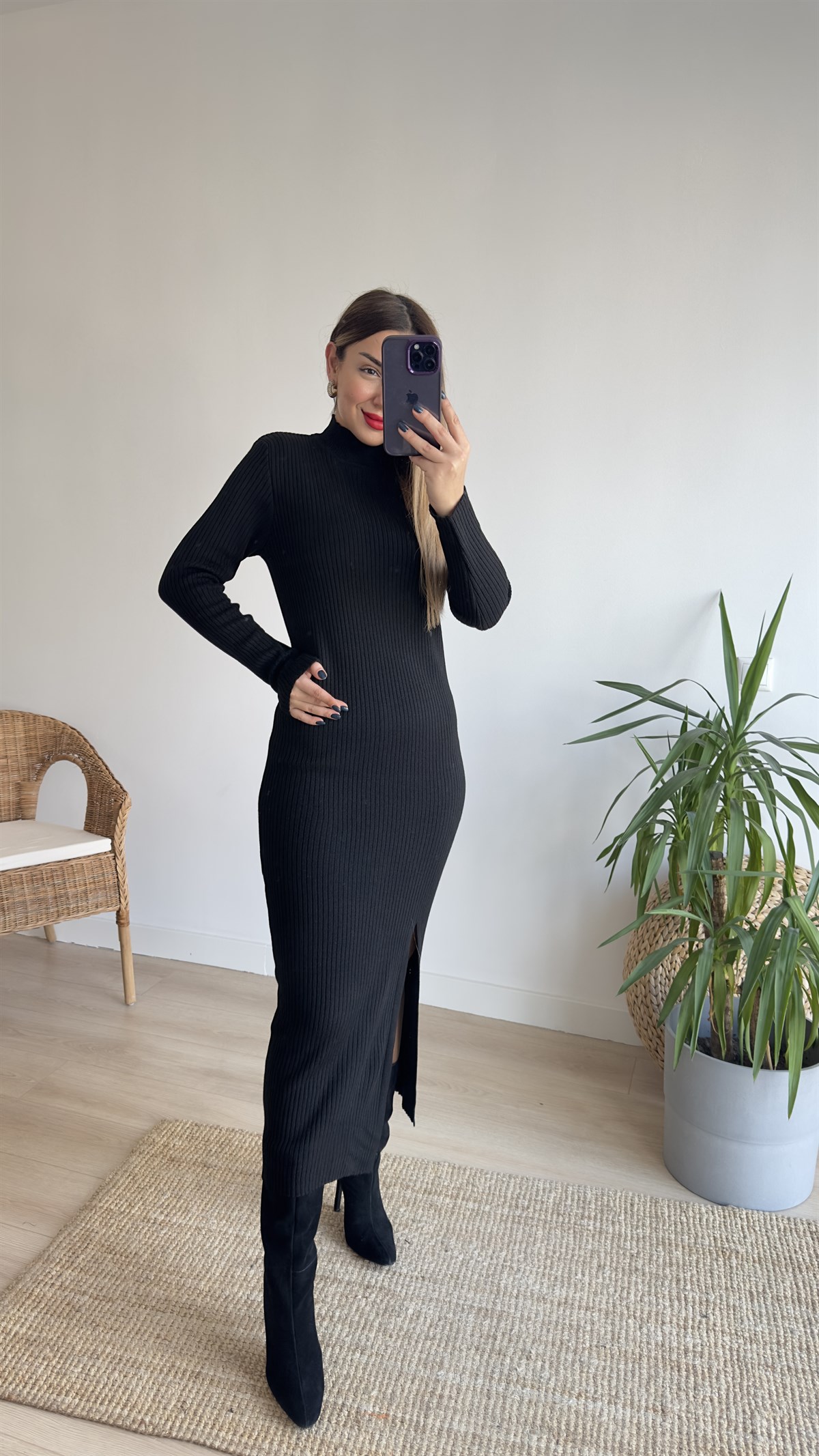 Yırtmaçlı Siyah Triko Elbise 