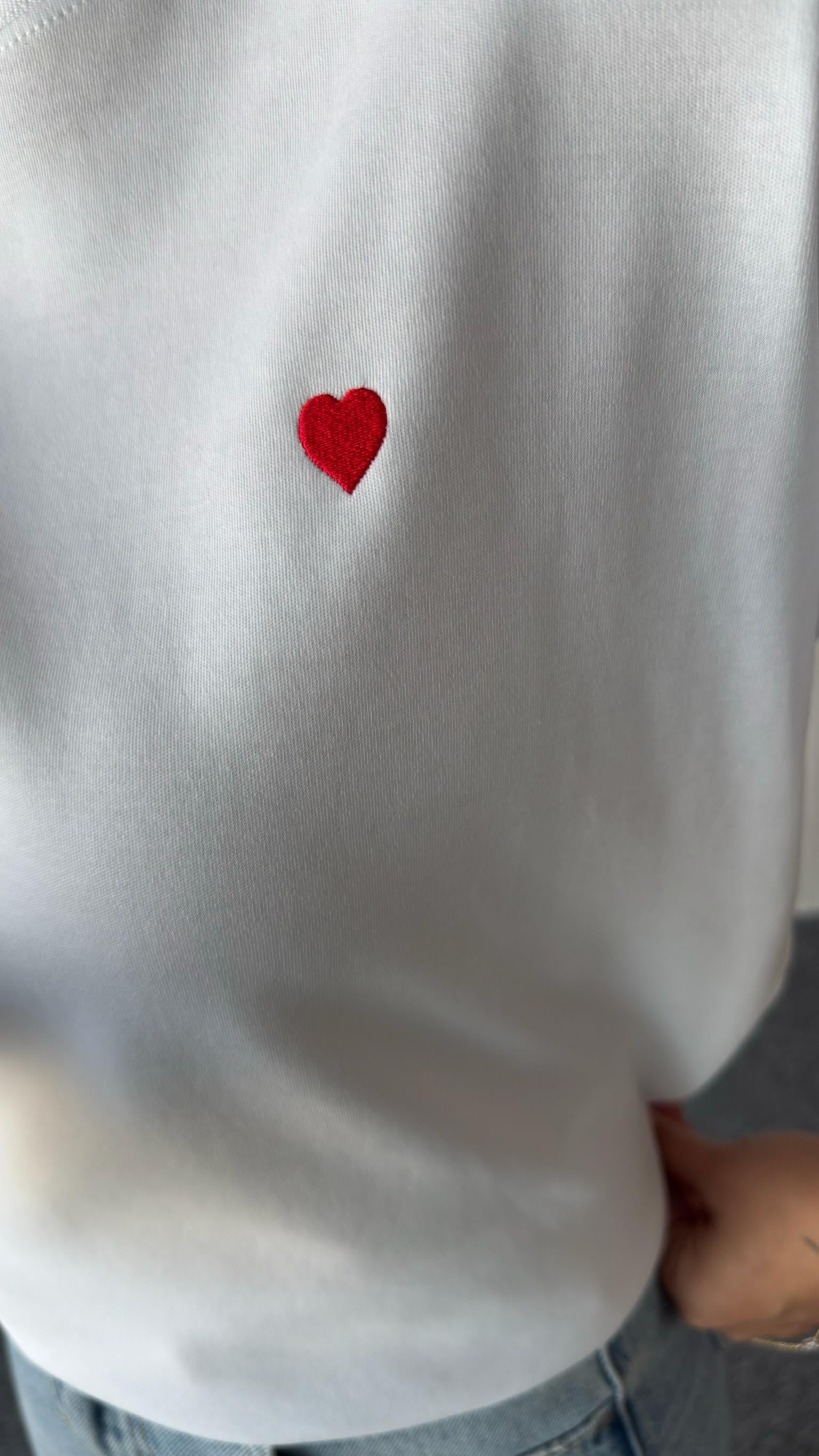Kalp İşlemeli Beyaz Tshirt