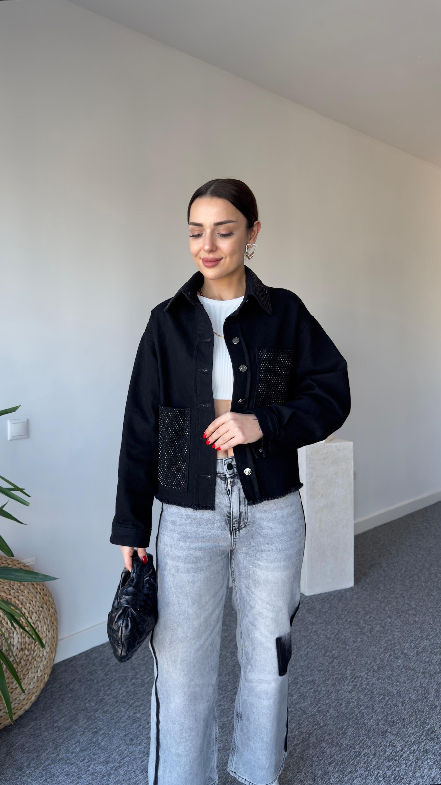 Orj Model Yaka Ve Cepler Taşlı Jean Ceket