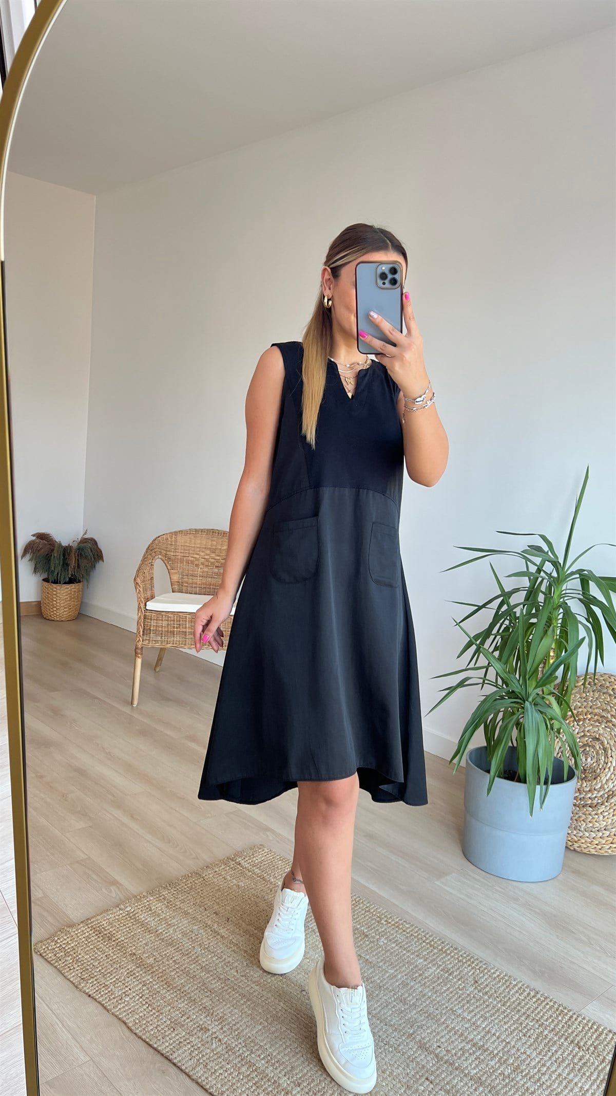 Poplin Detaylı Cepli Siyah Elbise 