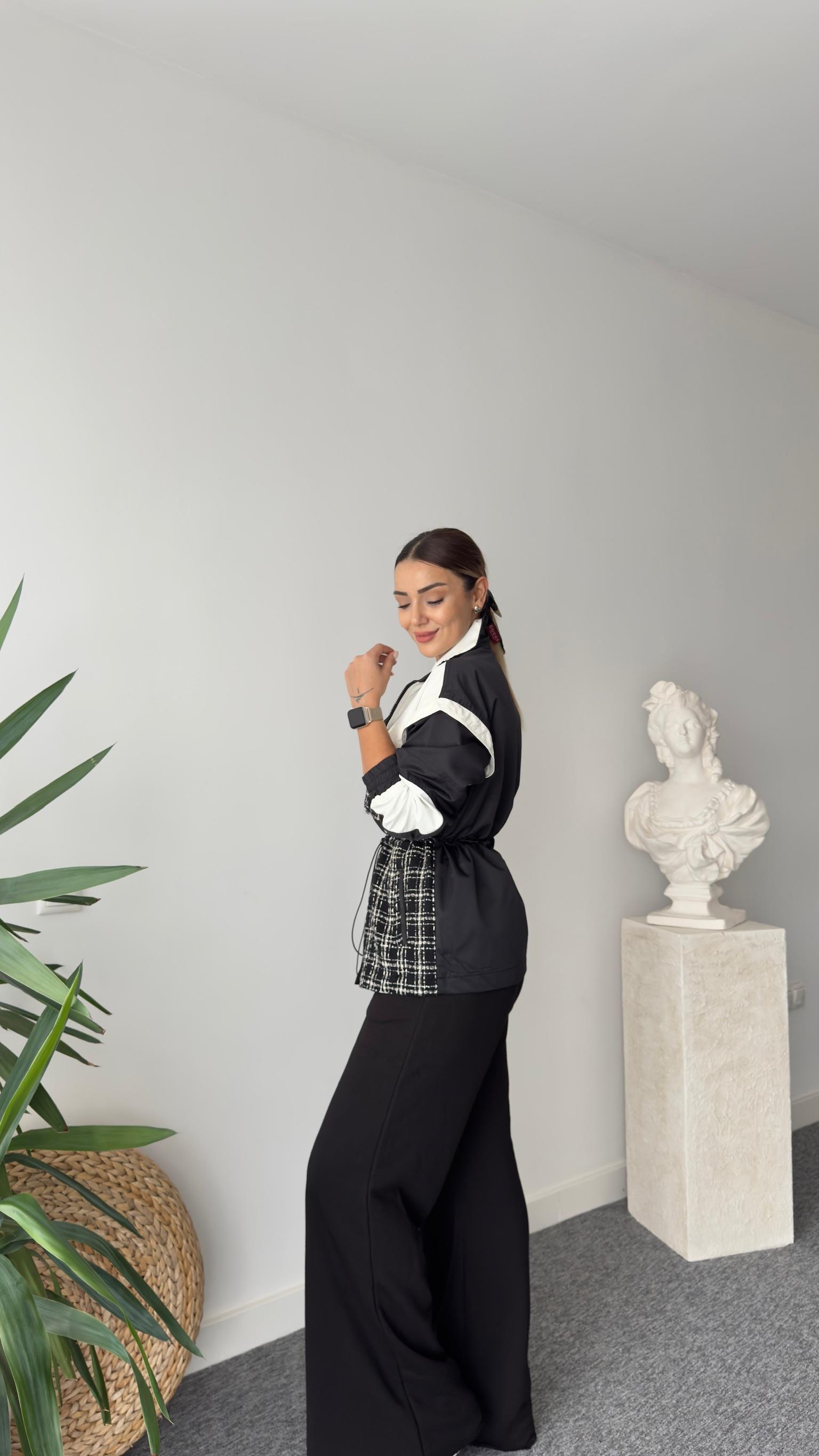Tüvit Kumaş Detaylı Siyah Beyaz Yağmurluk