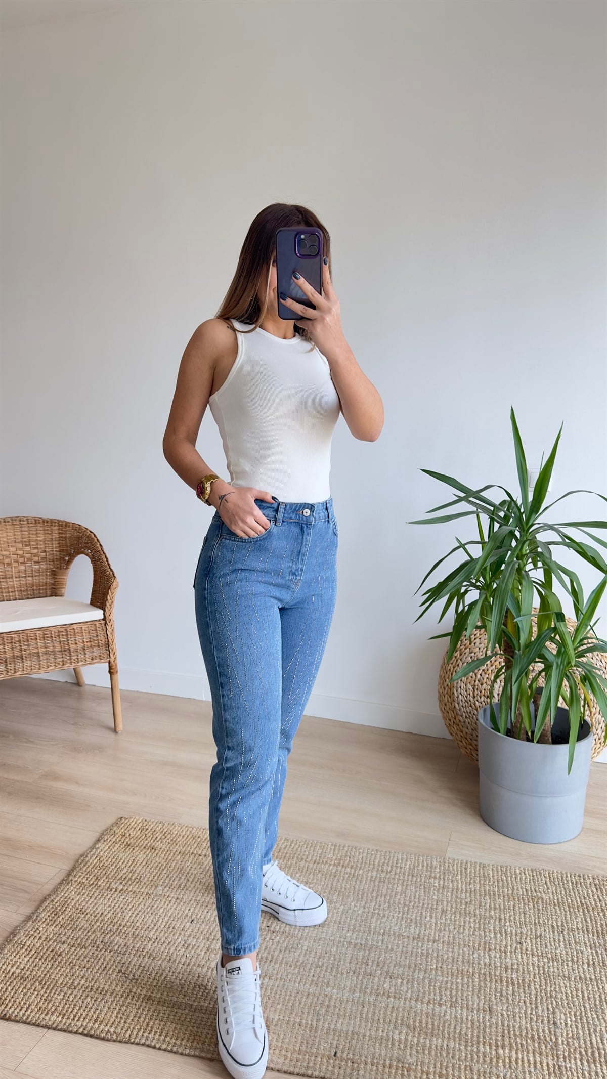 Taş Detaylı Mavi Jean