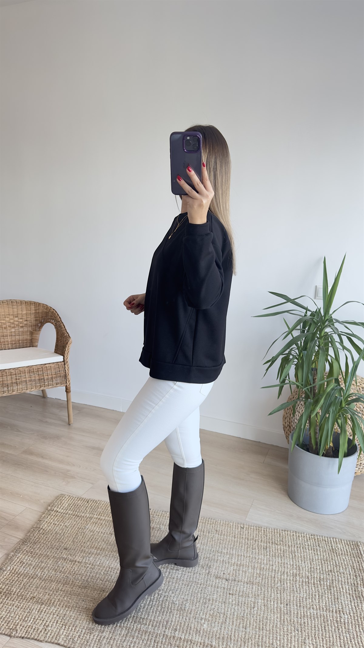 Siyah Kapitoneli Taş Detay Sweat