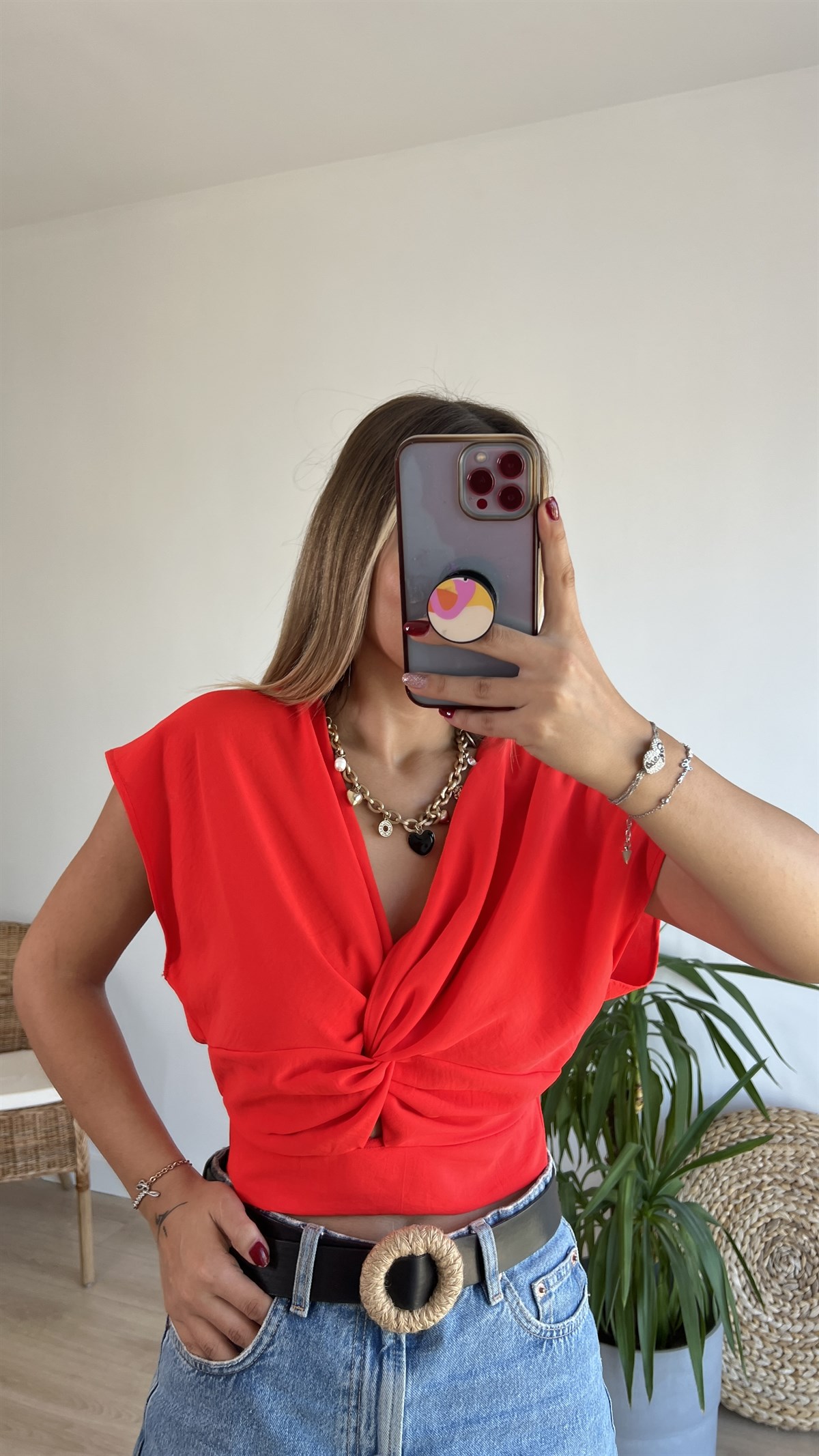 Düğüm Detaylı Kırmızı Bluz 