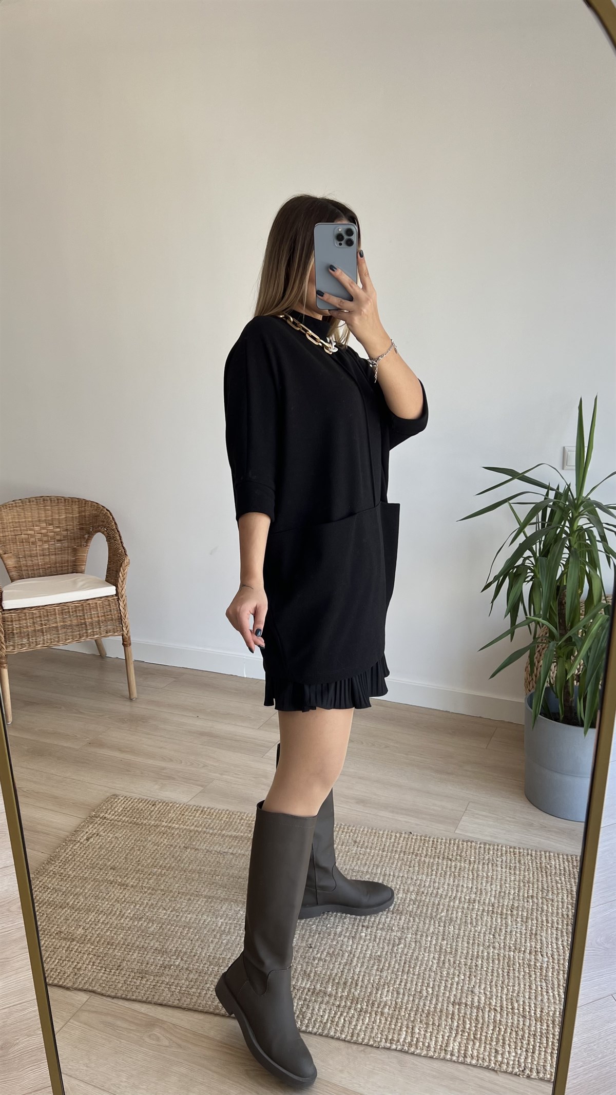 Önden Cepli Siyah Tunik