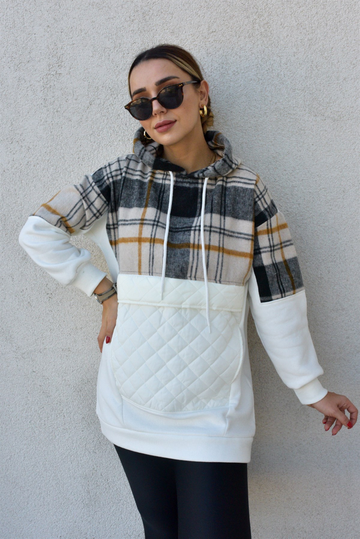 Kapitone Detaylı Ekru Sweatshirt