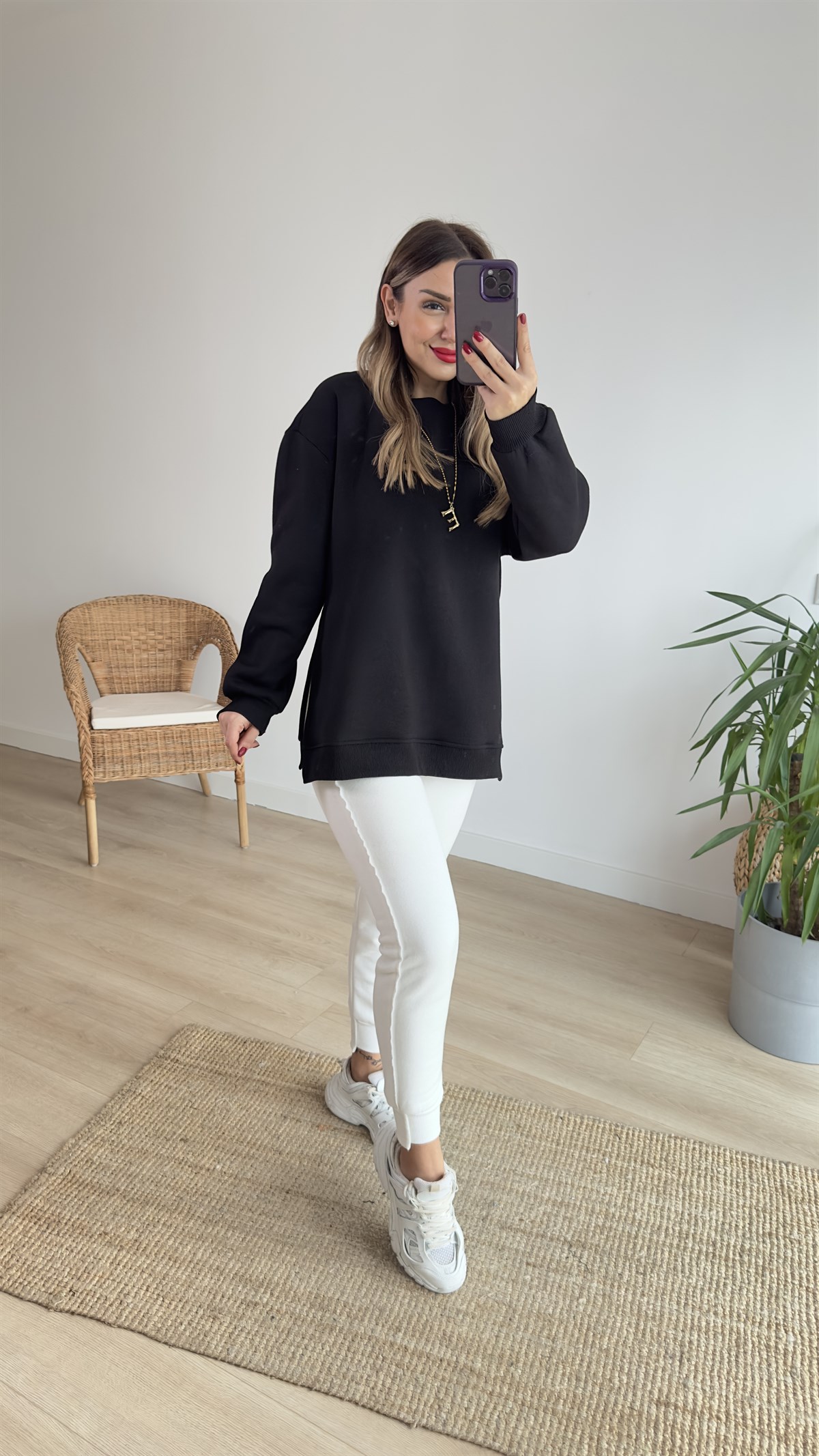 Yanları Yırtmaçlı Siyah Basic Sweat