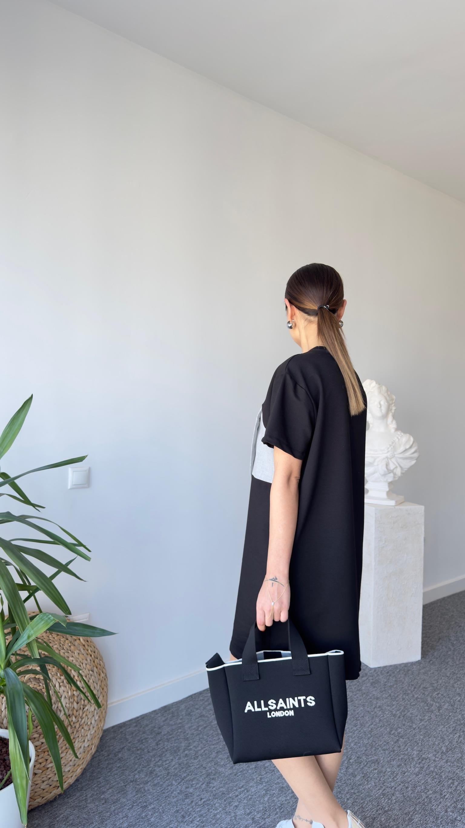 Marka Model Önü Fermuarlı Elbise 