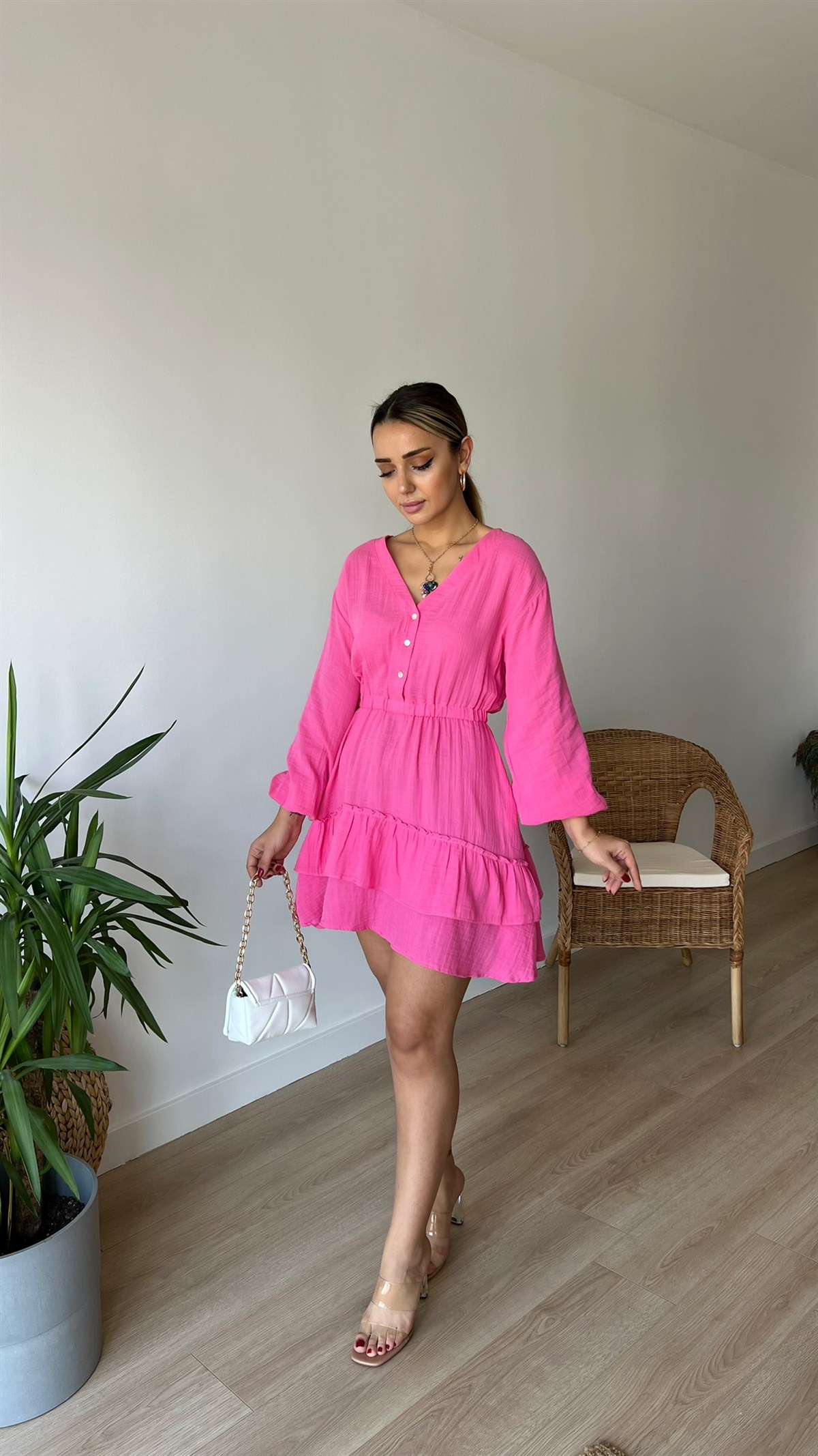 Etek Ucu Volanlı Pembe Keten Elbise