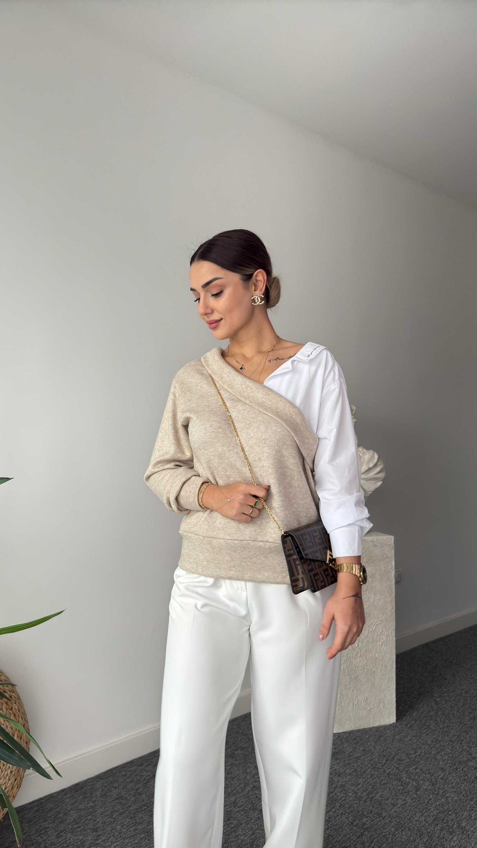 Yaka Yazılı Gömlek Detaylı Bej Triko